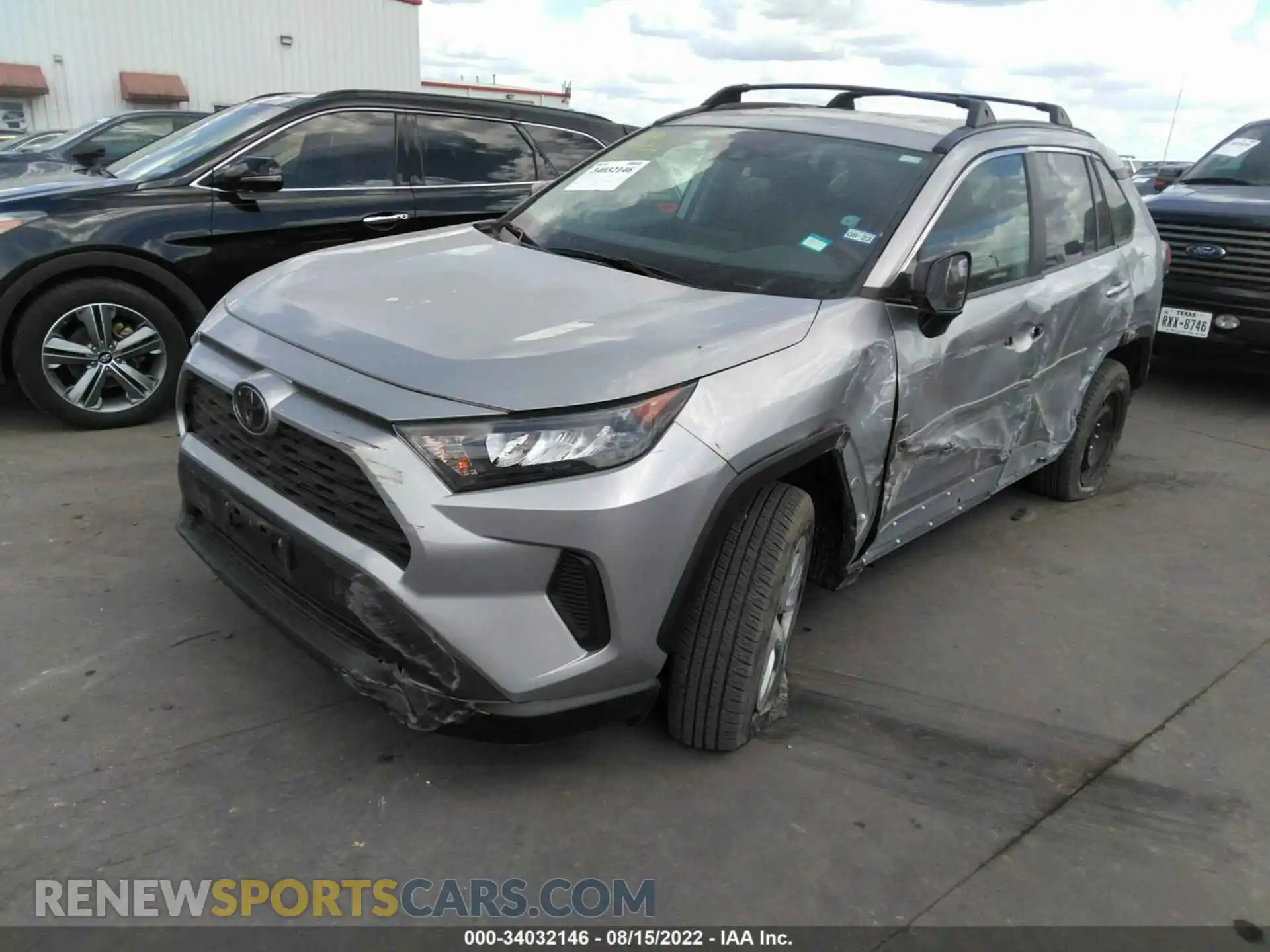 2 Photograph of a damaged car 2T3H1RFV4LW087683 TOYOTA RAV4 2020