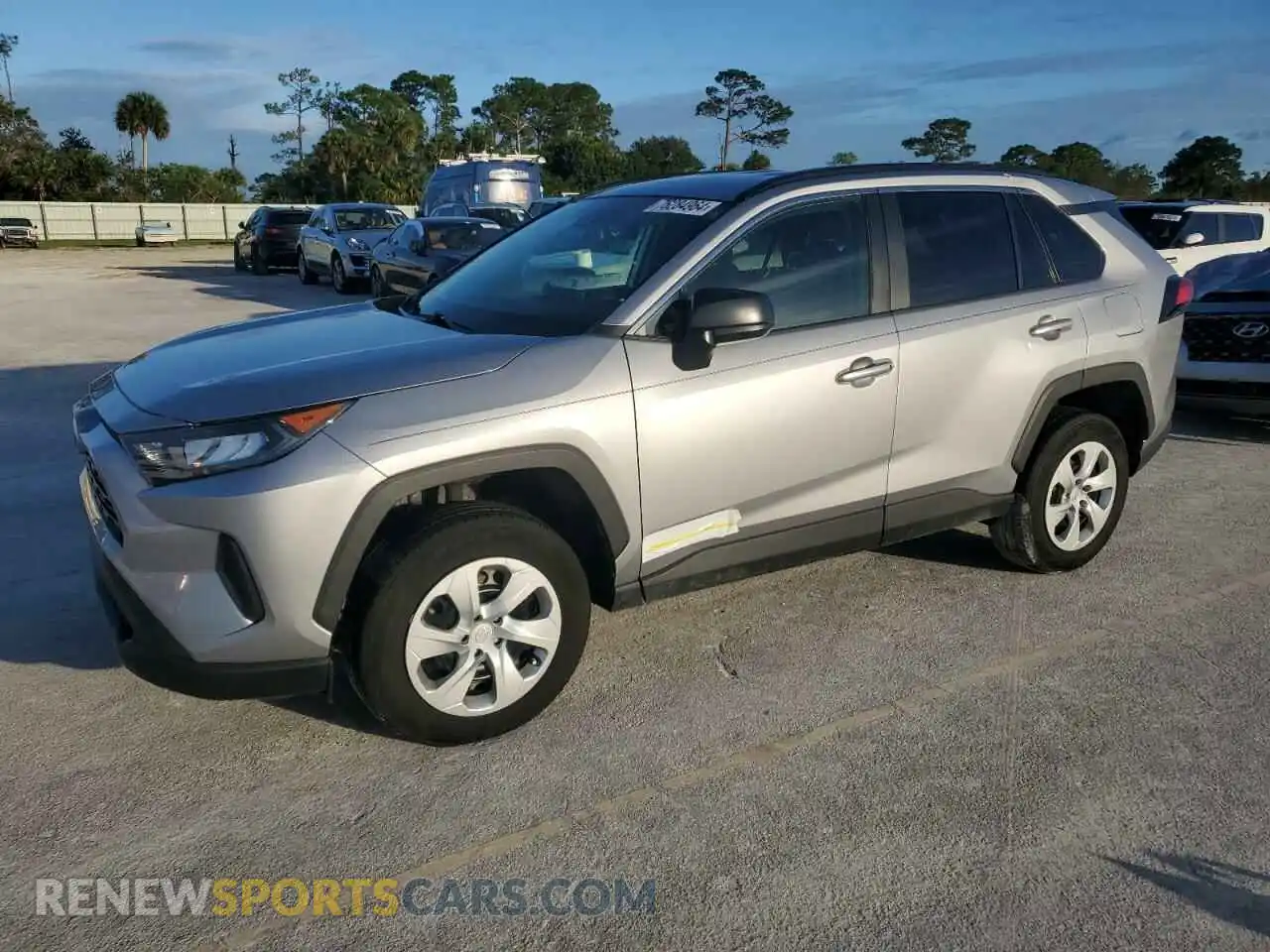 1 Photograph of a damaged car 2T3H1RFV5LC076984 TOYOTA RAV4 2020