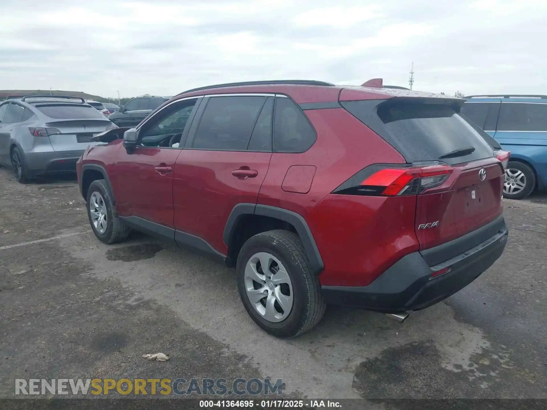 3 Photograph of a damaged car 2T3H1RFV5LW067944 TOYOTA RAV4 2020