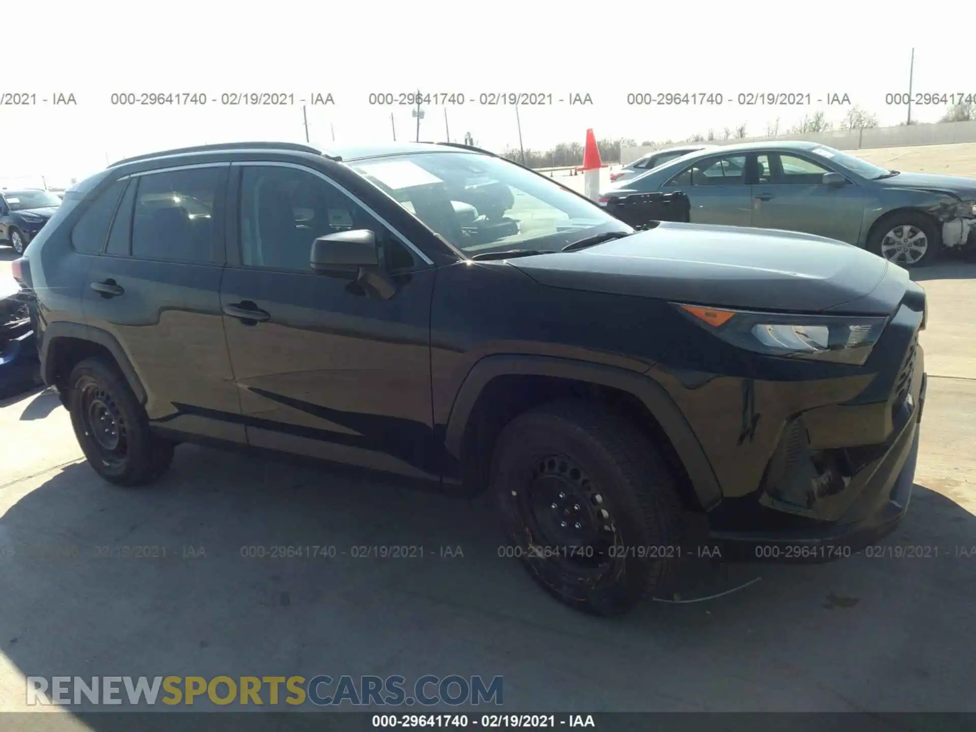 1 Photograph of a damaged car 2T3H1RFV5LW084758 TOYOTA RAV4 2020