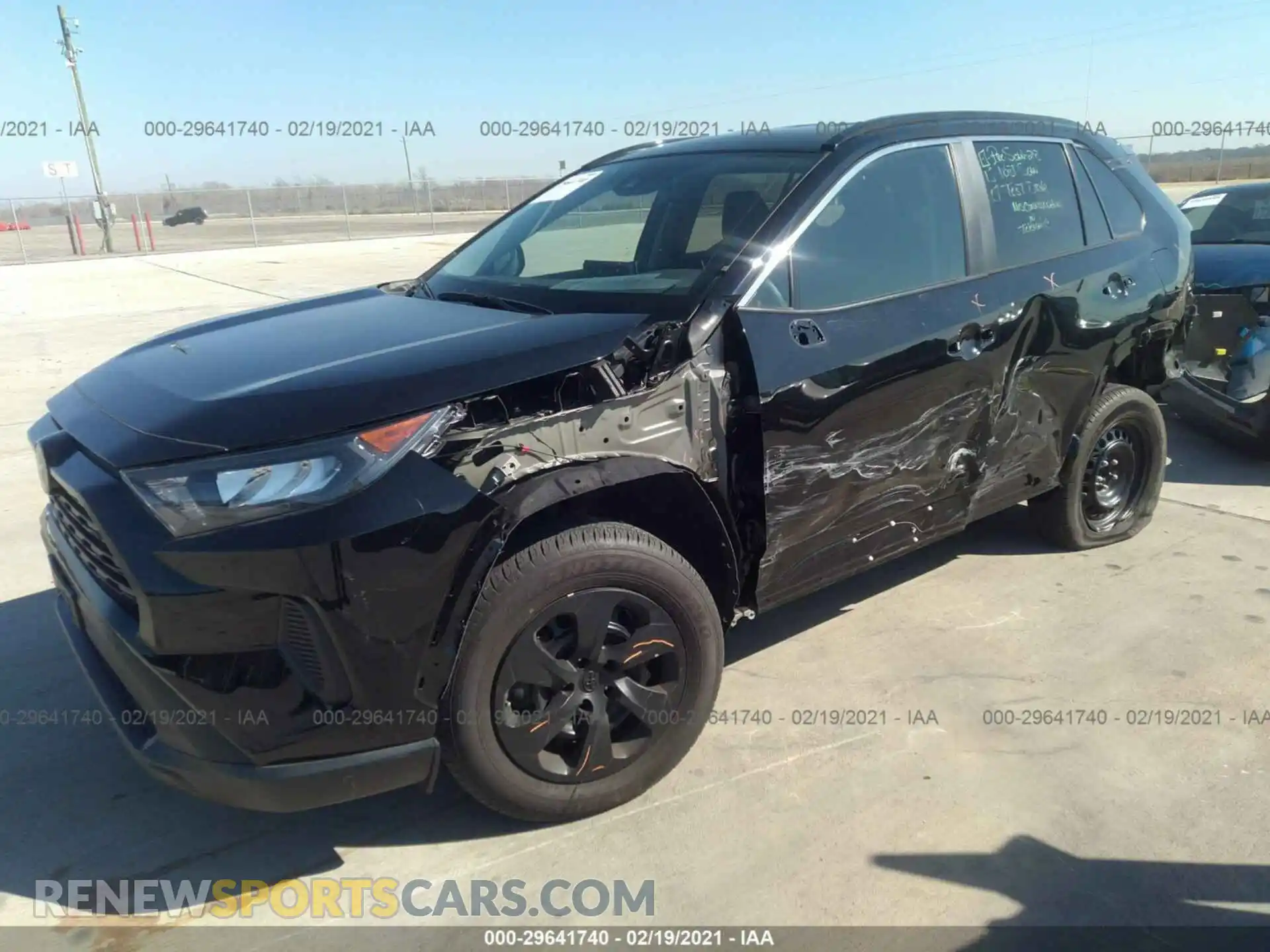 2 Photograph of a damaged car 2T3H1RFV5LW084758 TOYOTA RAV4 2020
