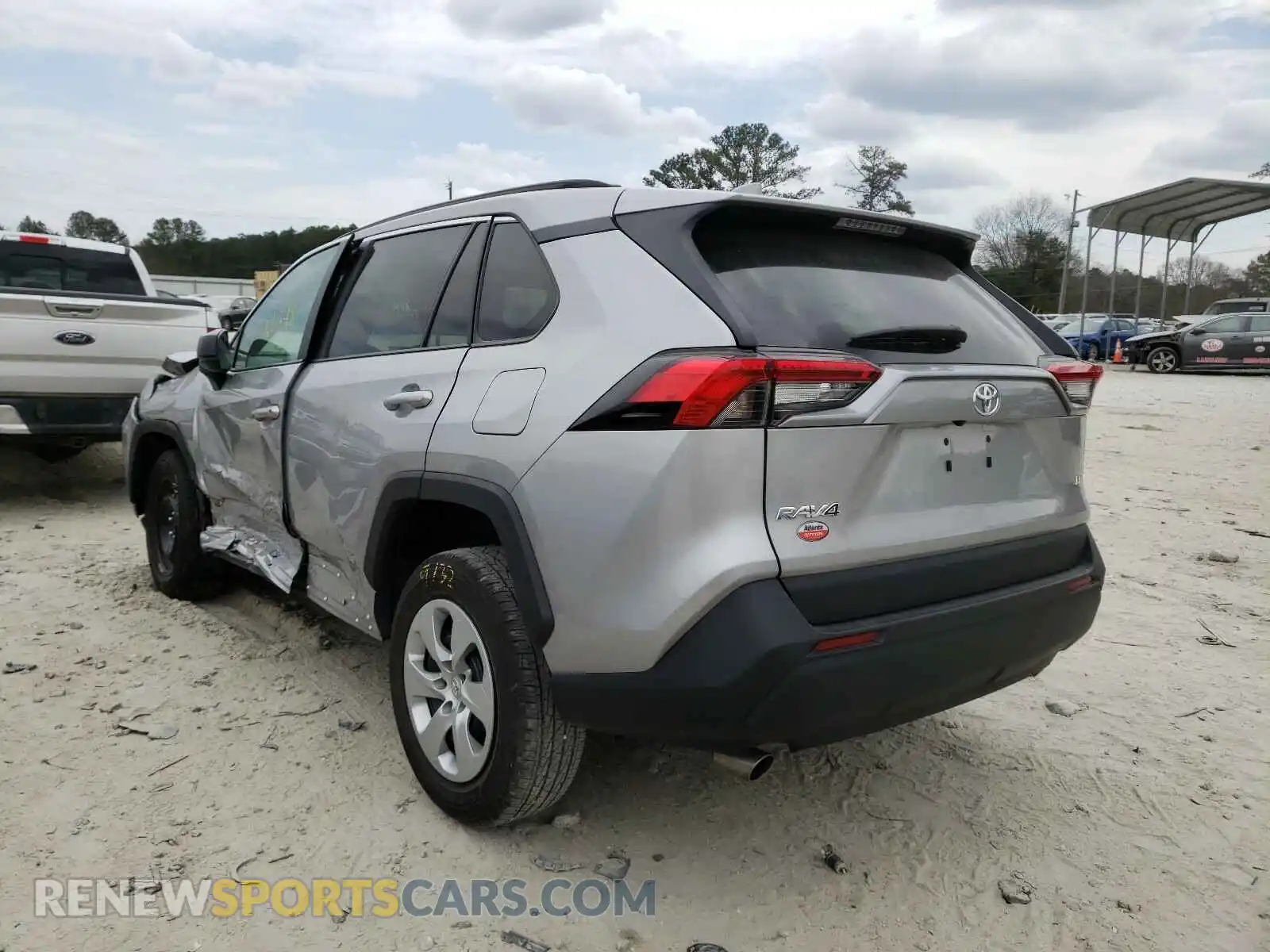 3 Photograph of a damaged car 2T3H1RFV6LC039331 TOYOTA RAV4 2020