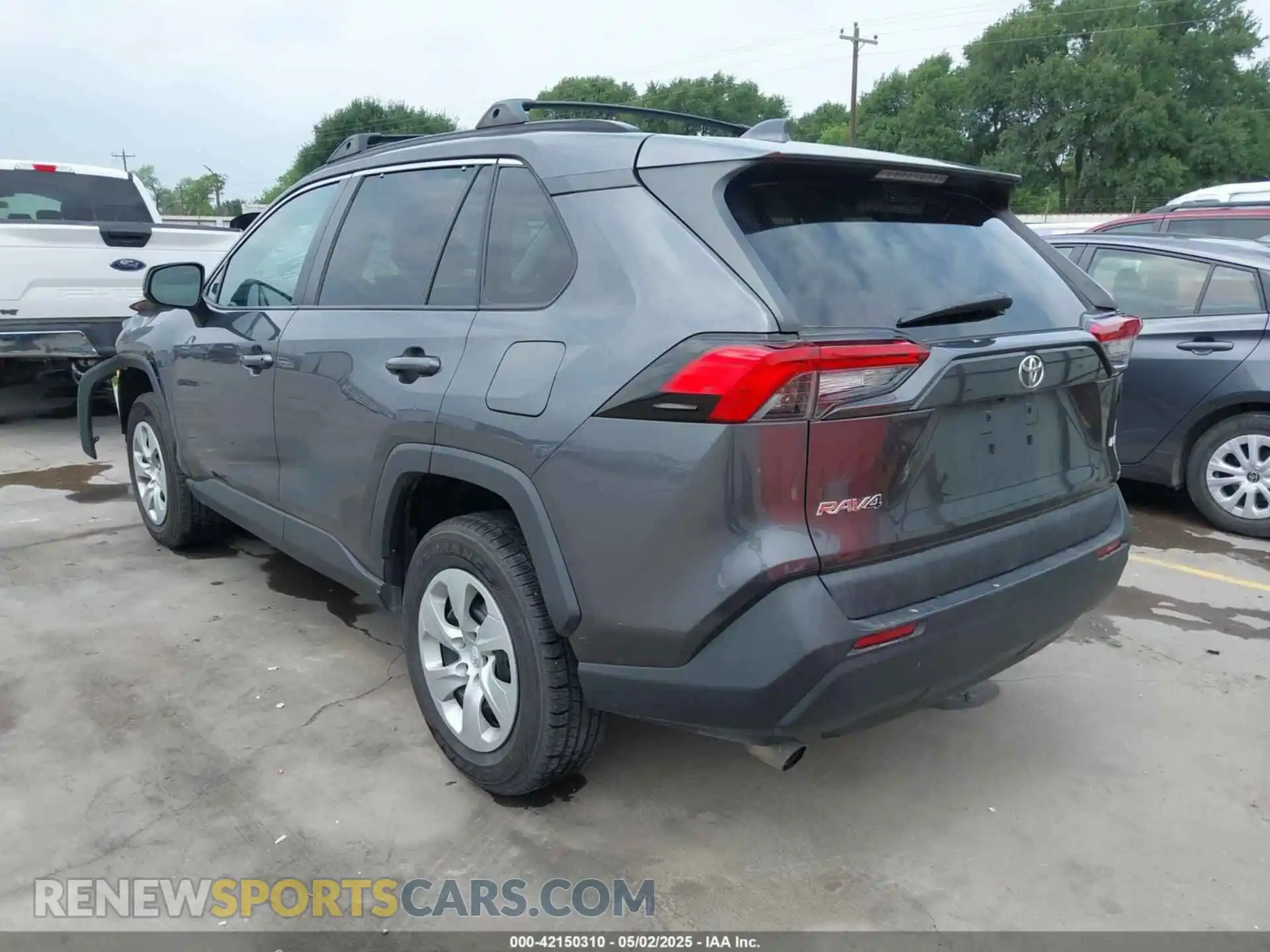 3 Photograph of a damaged car 2T3H1RFV7LC047566 TOYOTA RAV4 2020