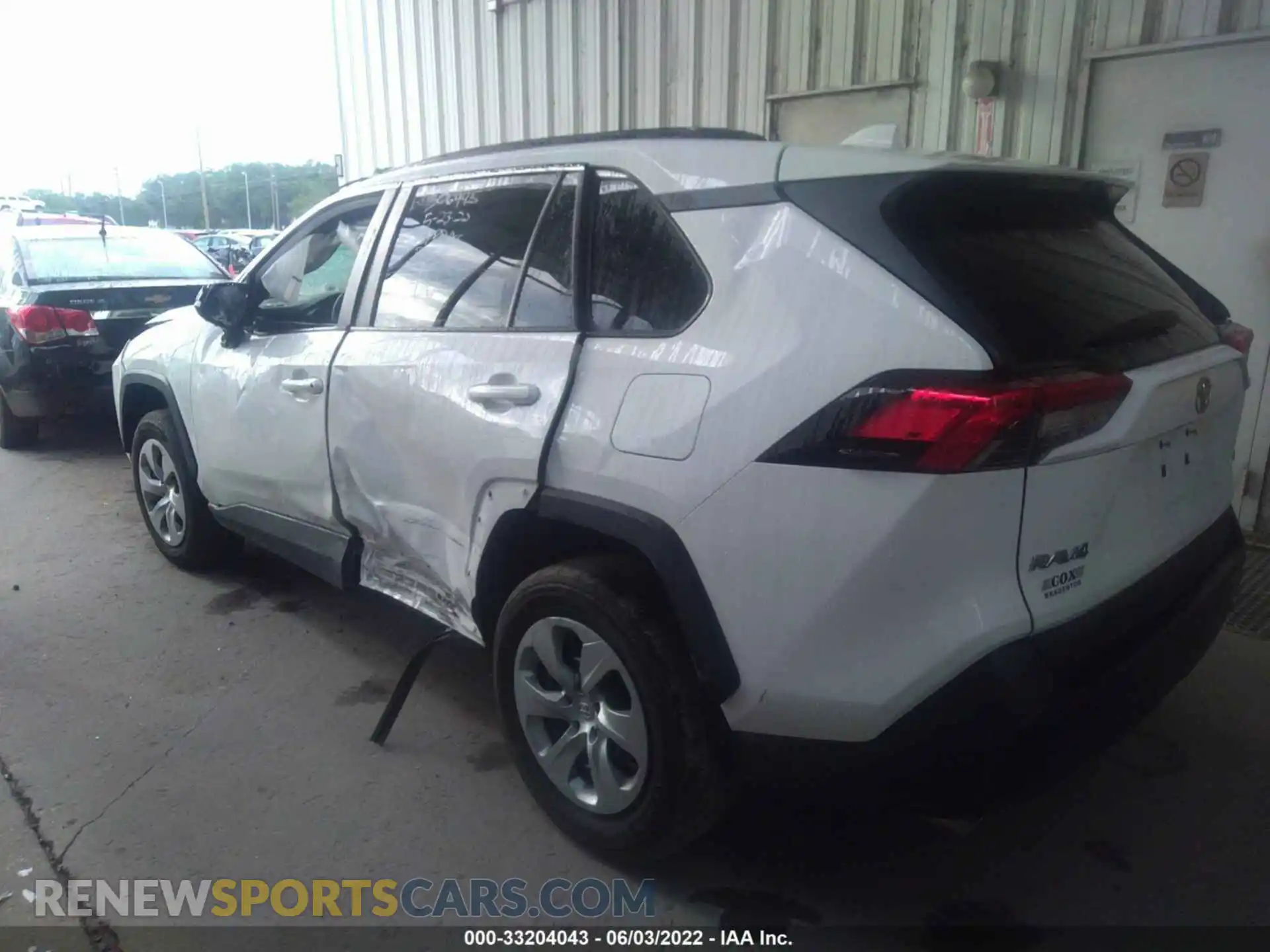 3 Photograph of a damaged car 2T3H1RFV7LC056641 TOYOTA RAV4 2020