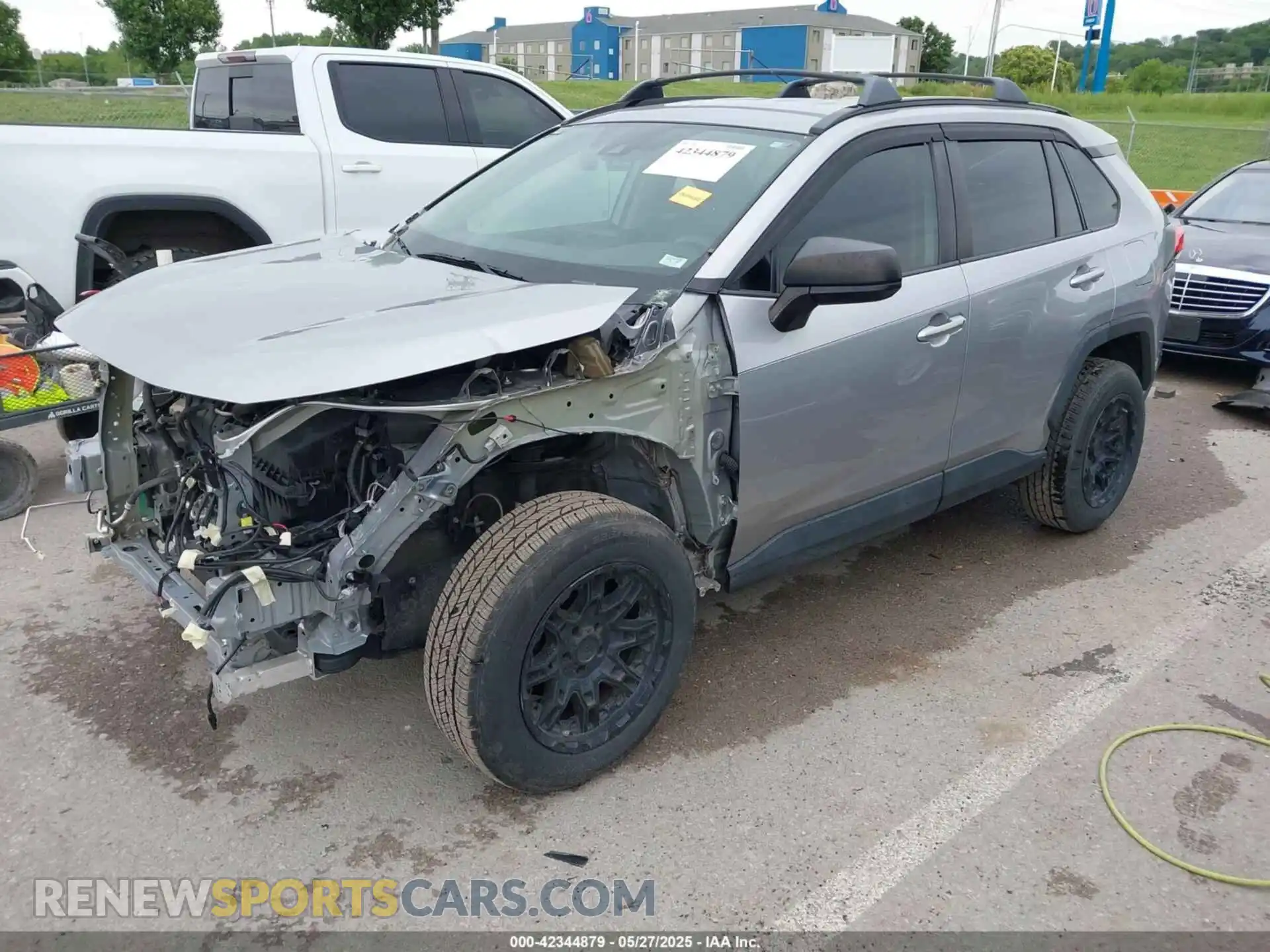 2 Photograph of a damaged car 2T3H1RFV7LC080311 TOYOTA RAV4 2020