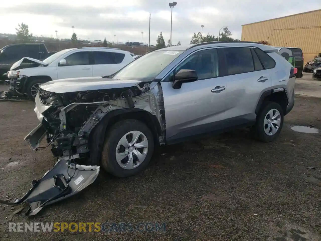 1 Photograph of a damaged car 2T3H1RFV8LC063176 TOYOTA RAV4 2020