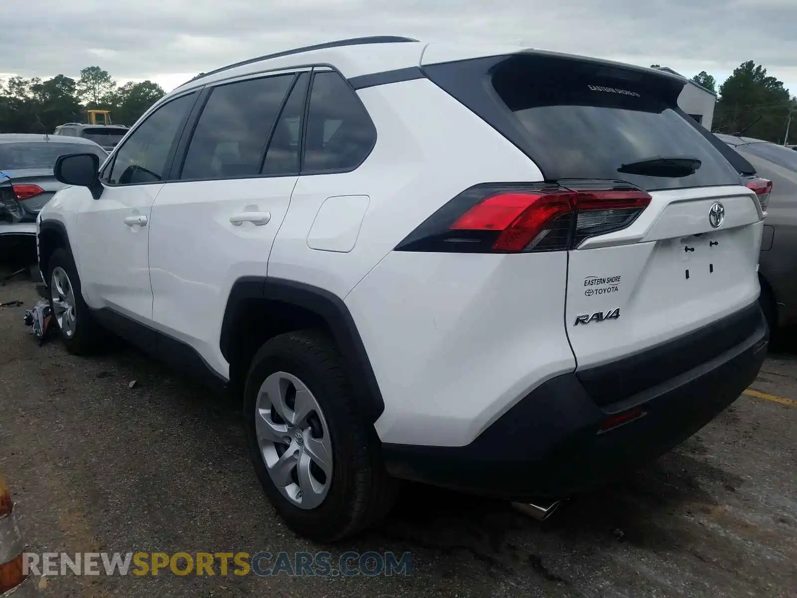 3 Photograph of a damaged car 2T3H1RFV8LC072945 TOYOTA RAV4 2020