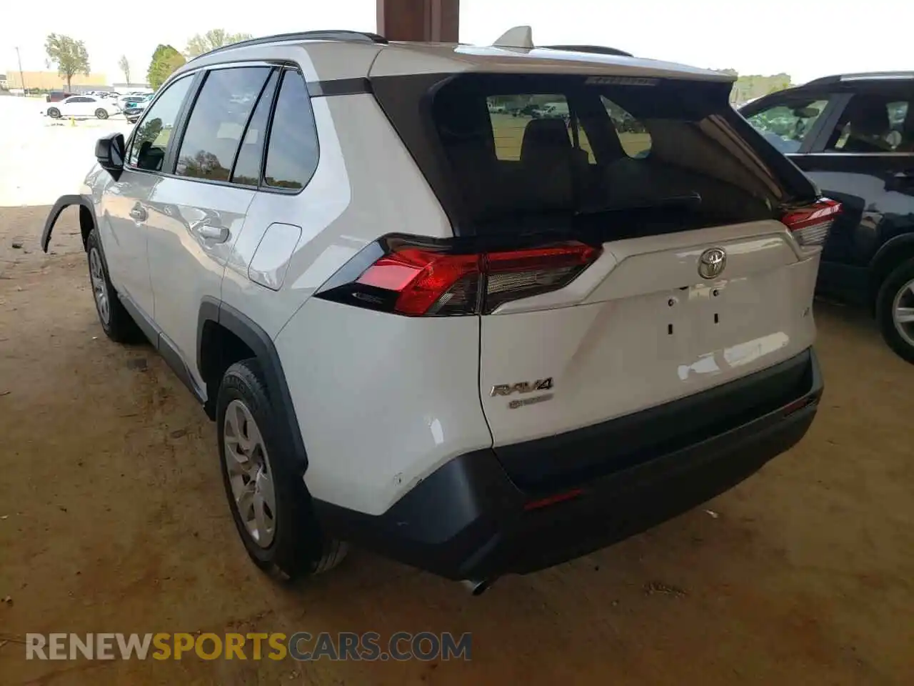 3 Photograph of a damaged car 2T3H1RFV8LW091347 TOYOTA RAV4 2020