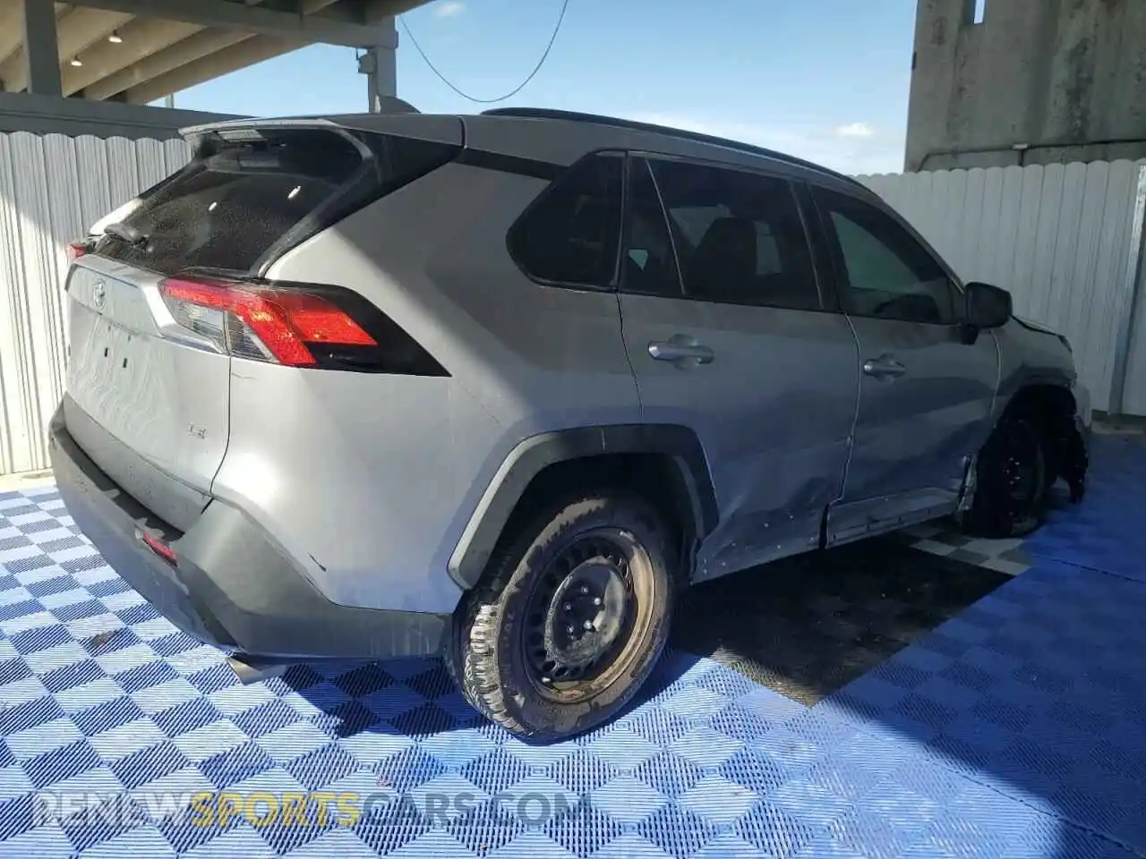 3 Photograph of a damaged car 2T3H1RFV9LC050226 TOYOTA RAV4 2020