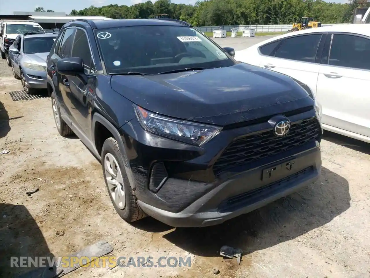 1 Photograph of a damaged car 2T3H1RFV9LC050808 TOYOTA RAV4 2020