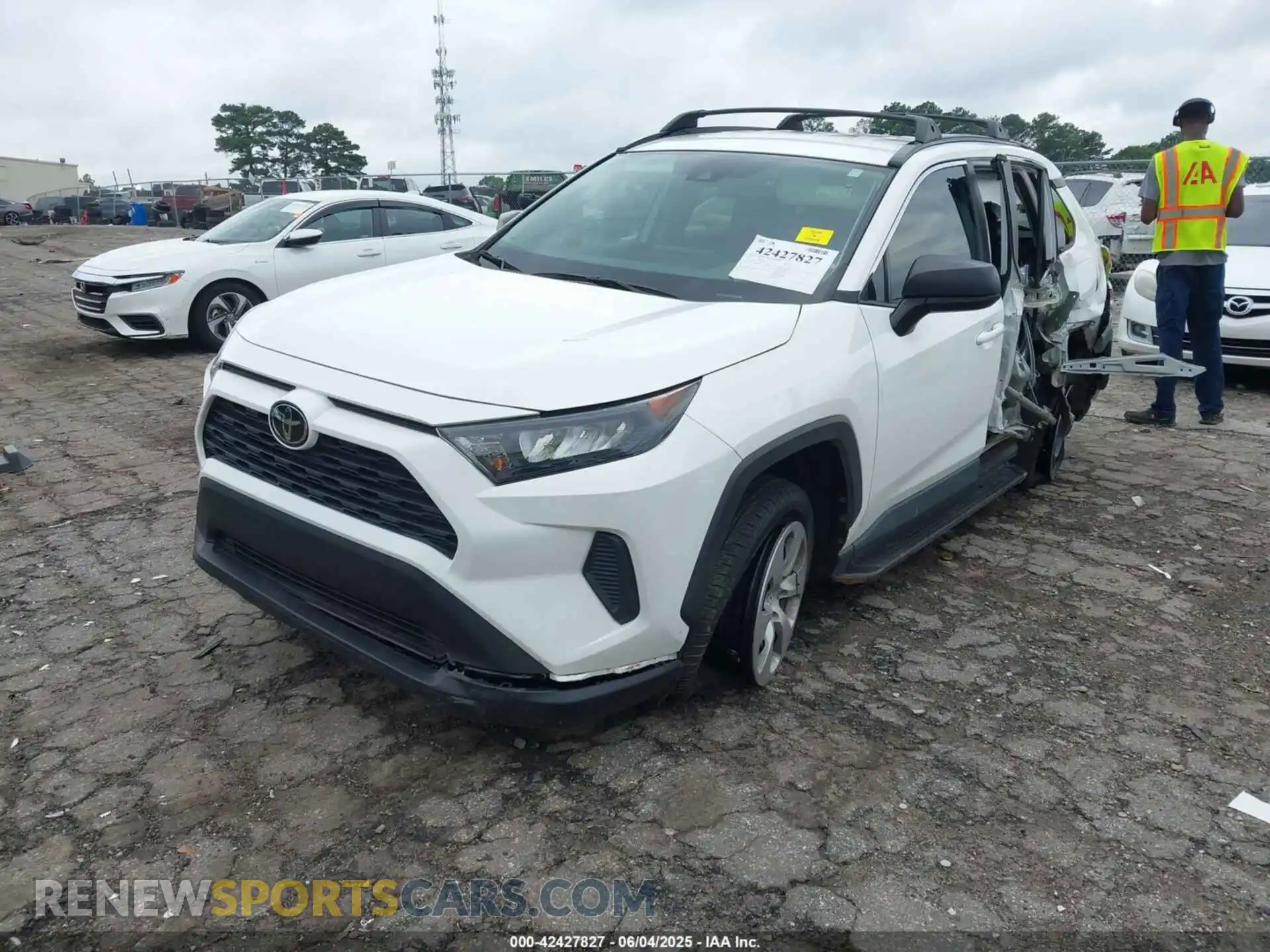2 Photograph of a damaged car 2T3H1RFV9LC080553 TOYOTA RAV4 2020
