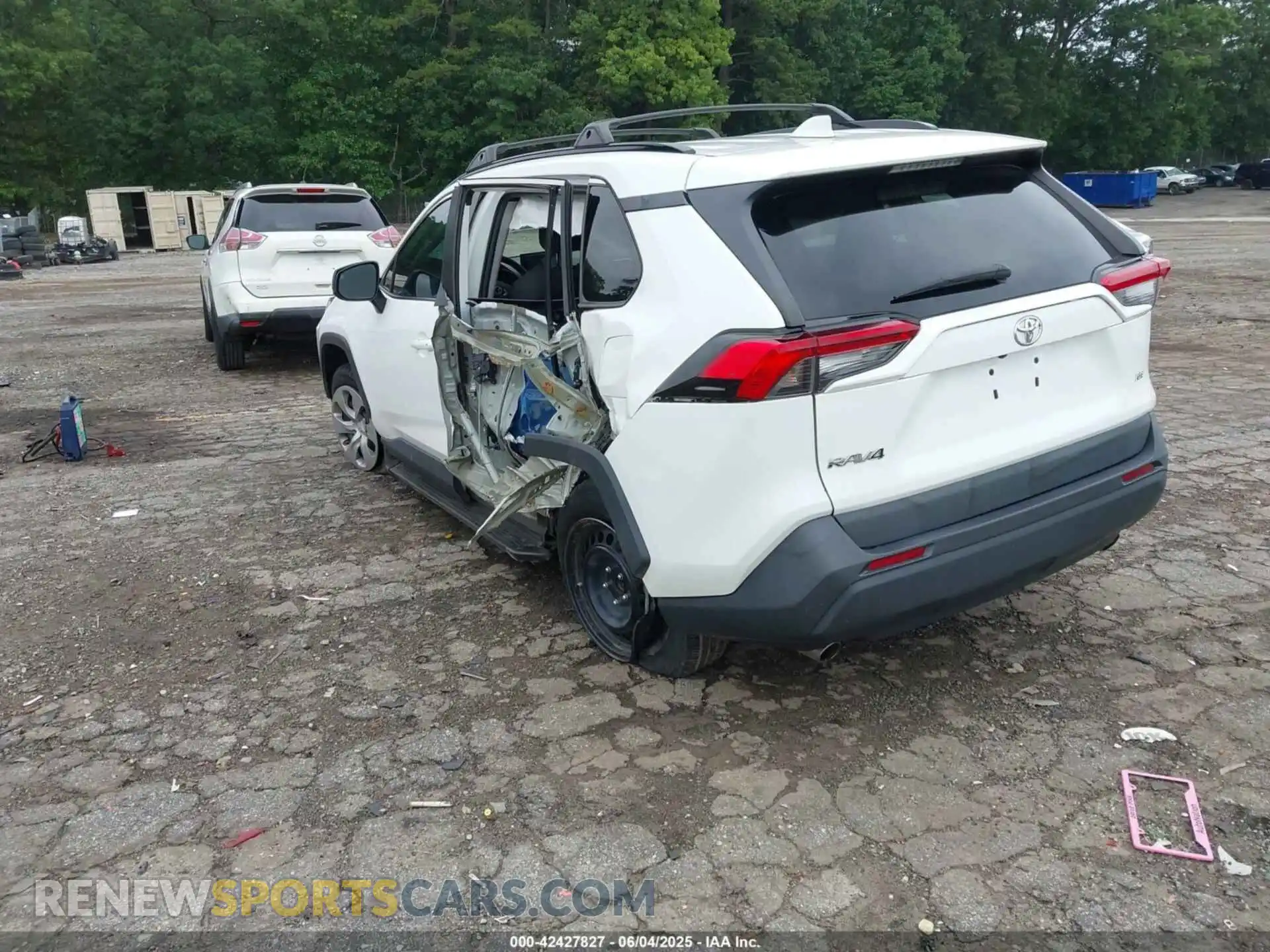 3 Photograph of a damaged car 2T3H1RFV9LC080553 TOYOTA RAV4 2020
