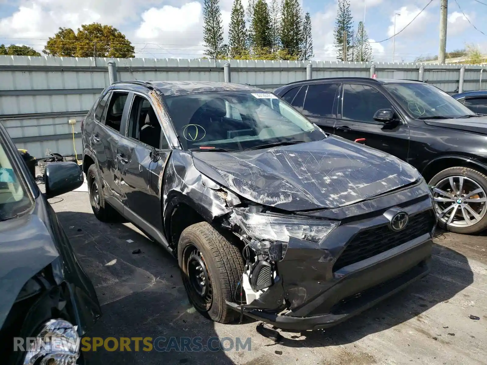 1 Photograph of a damaged car 2T3H1RFVXLC045357 TOYOTA RAV4 2020