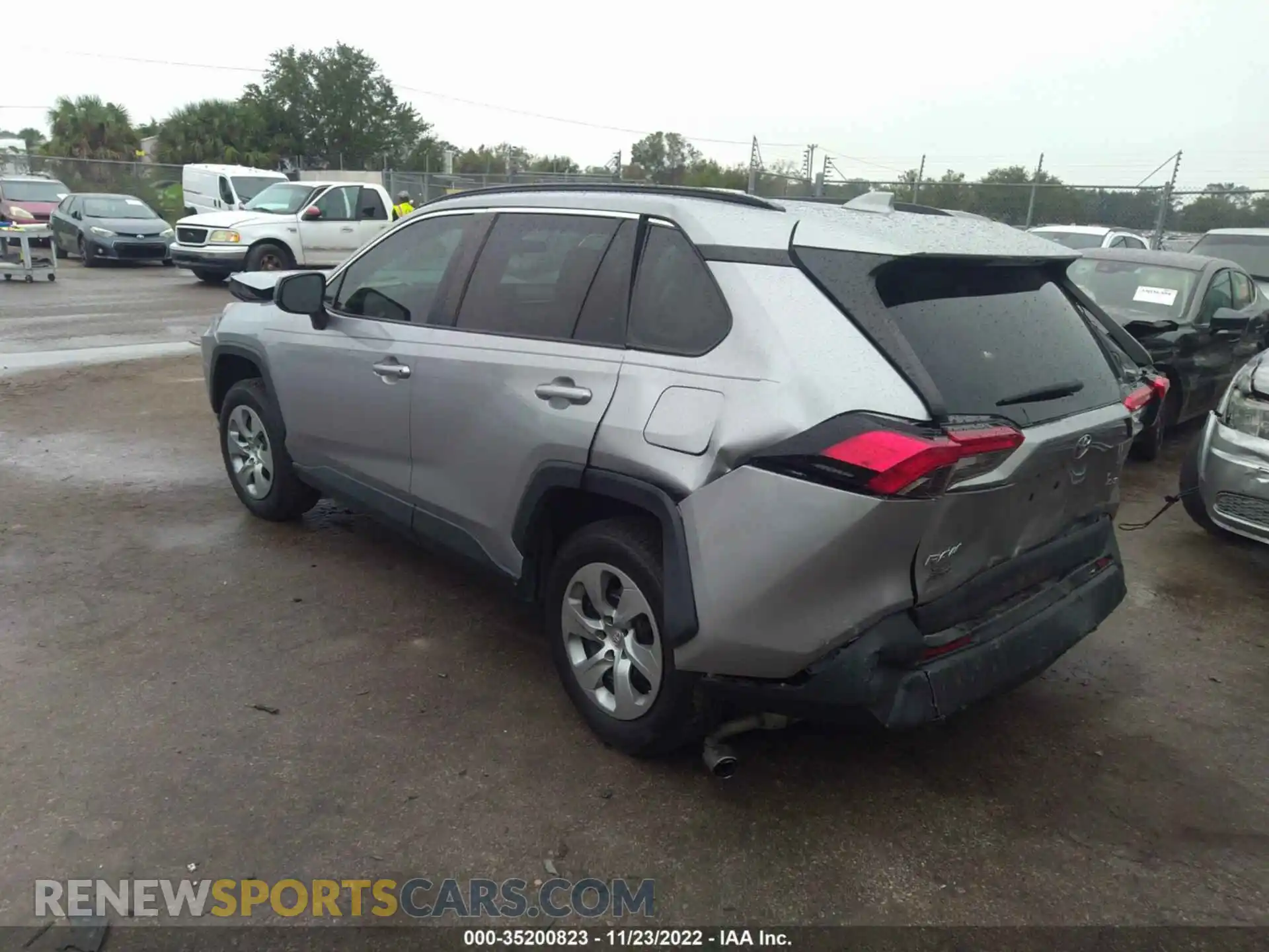 3 Фотография поврежденного автомобиля 2T3H1RFVXLC077242 TOYOTA RAV4 2020