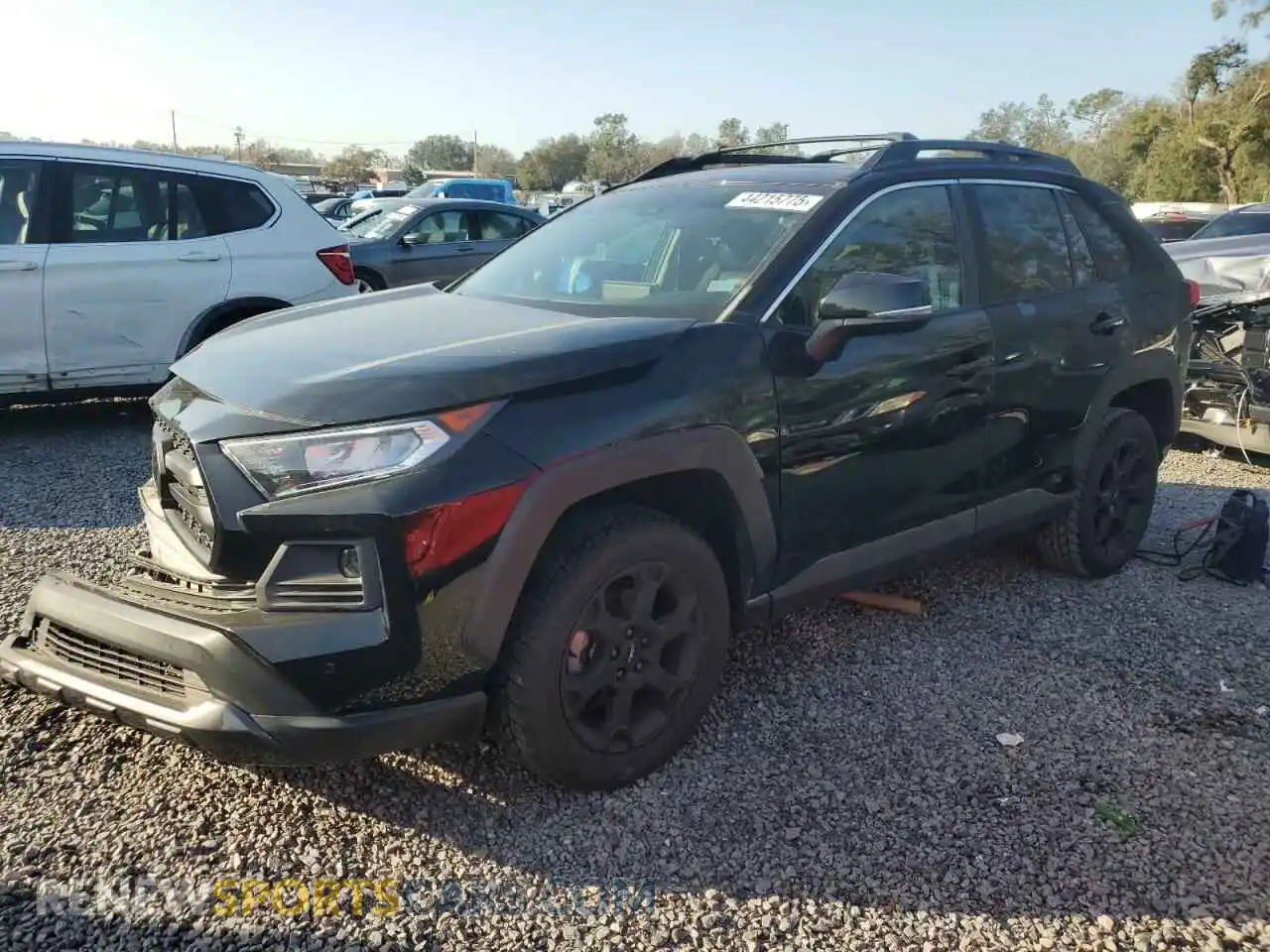 1 Photograph of a damaged car 2T3J1RFV0LC080054 TOYOTA RAV4 2020