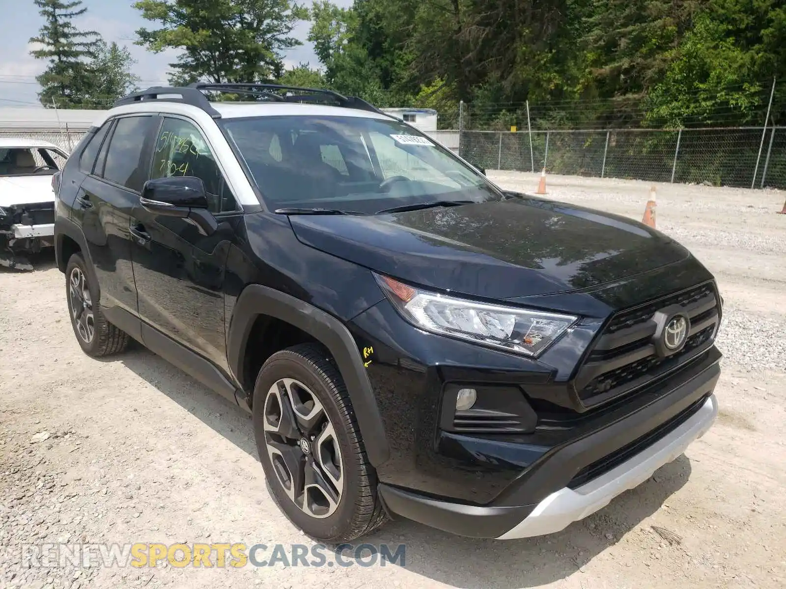 1 Photograph of a damaged car 2T3J1RFV6LC126020 TOYOTA RAV4 2020