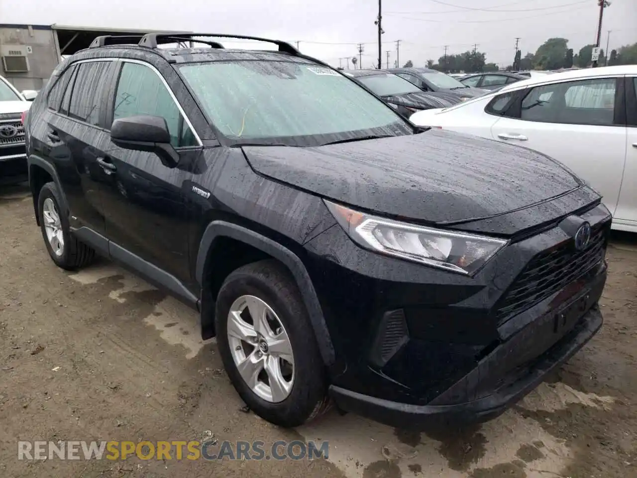 1 Photograph of a damaged car 2T3LWRFV0LW068270 TOYOTA RAV4 2020
