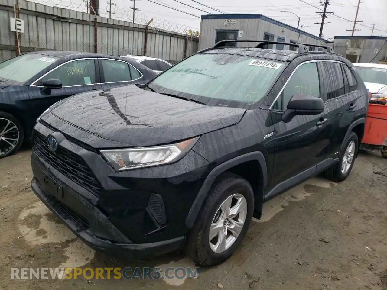 2 Photograph of a damaged car 2T3LWRFV0LW068270 TOYOTA RAV4 2020