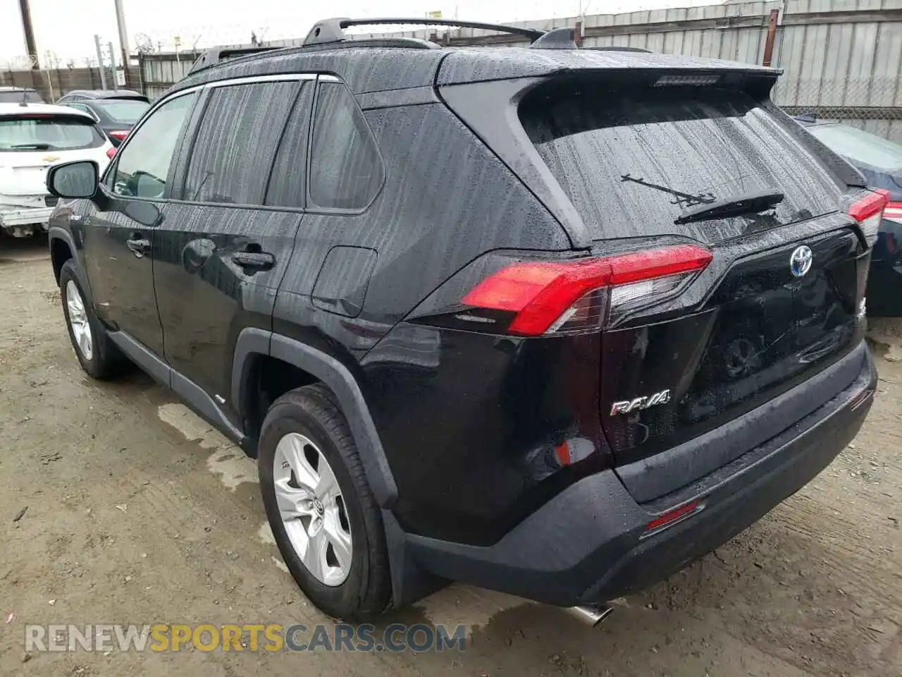 3 Photograph of a damaged car 2T3LWRFV0LW068270 TOYOTA RAV4 2020
