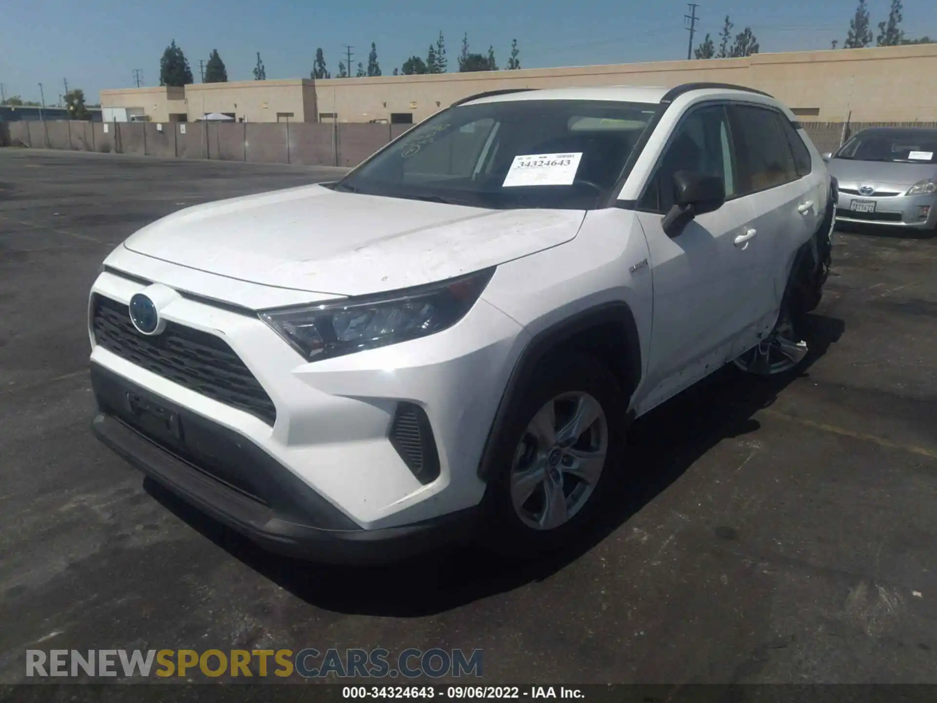 2 Photograph of a damaged car 2T3LWRFV8LW072535 TOYOTA RAV4 2020