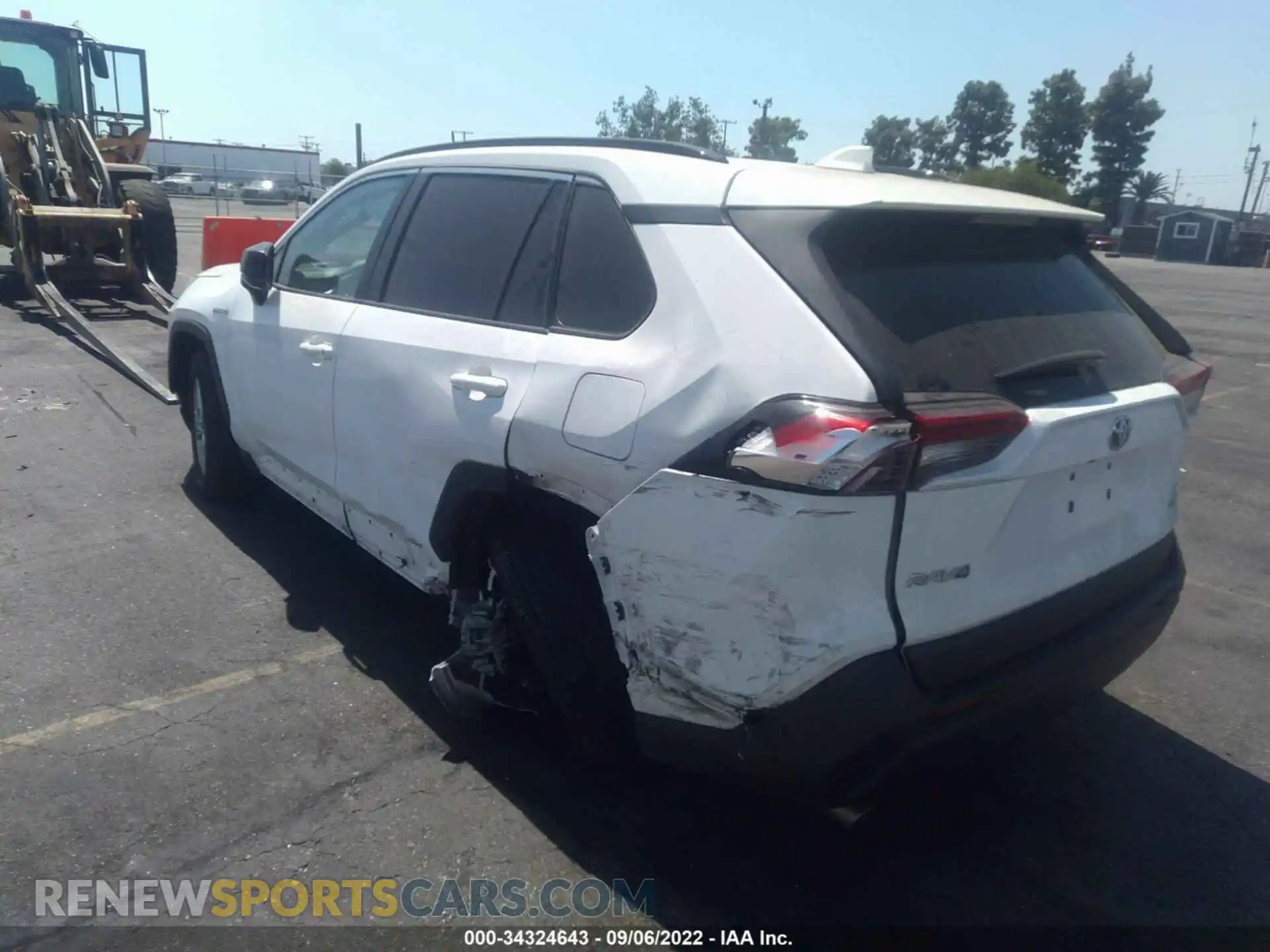 3 Photograph of a damaged car 2T3LWRFV8LW072535 TOYOTA RAV4 2020