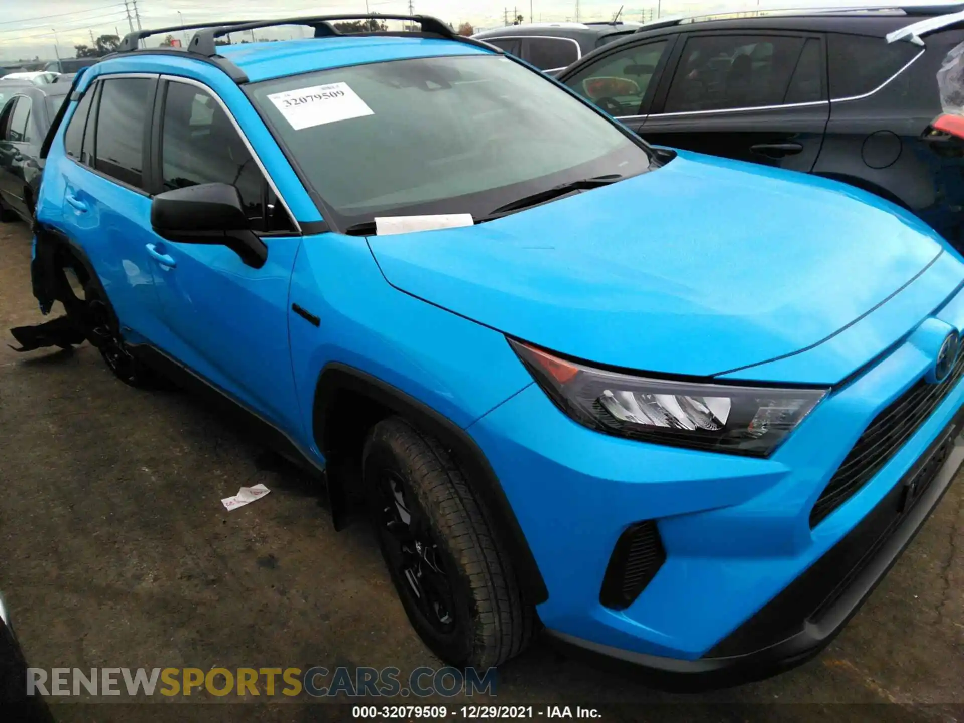 1 Фотография поврежденного автомобиля 2T3LWRFV9LW061236 TOYOTA RAV4 2020