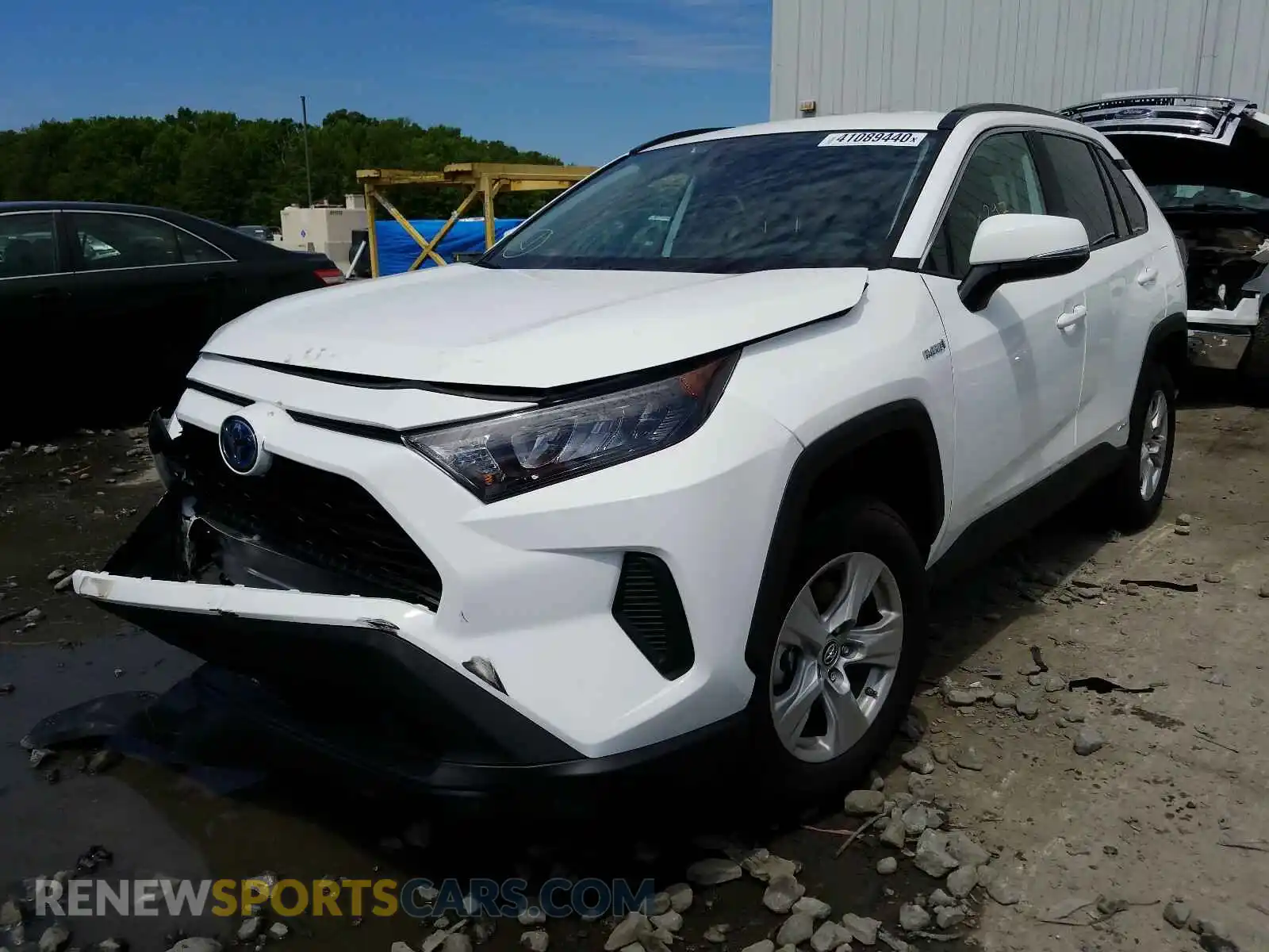 2 Photograph of a damaged car 2T3MWRFV0LW085350 TOYOTA RAV4 2020