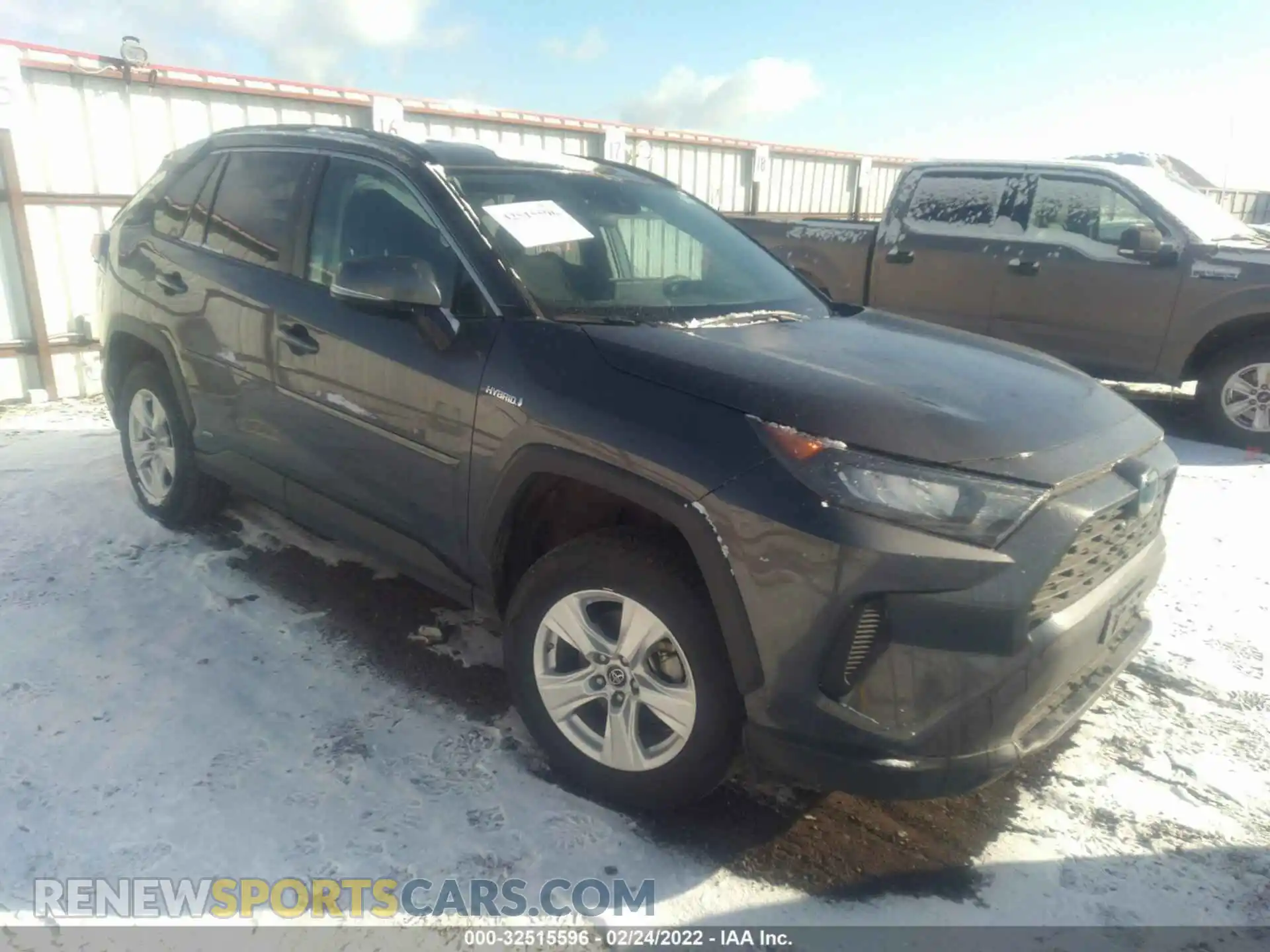 1 Photograph of a damaged car 2T3MWRFV1LW083199 TOYOTA RAV4 2020