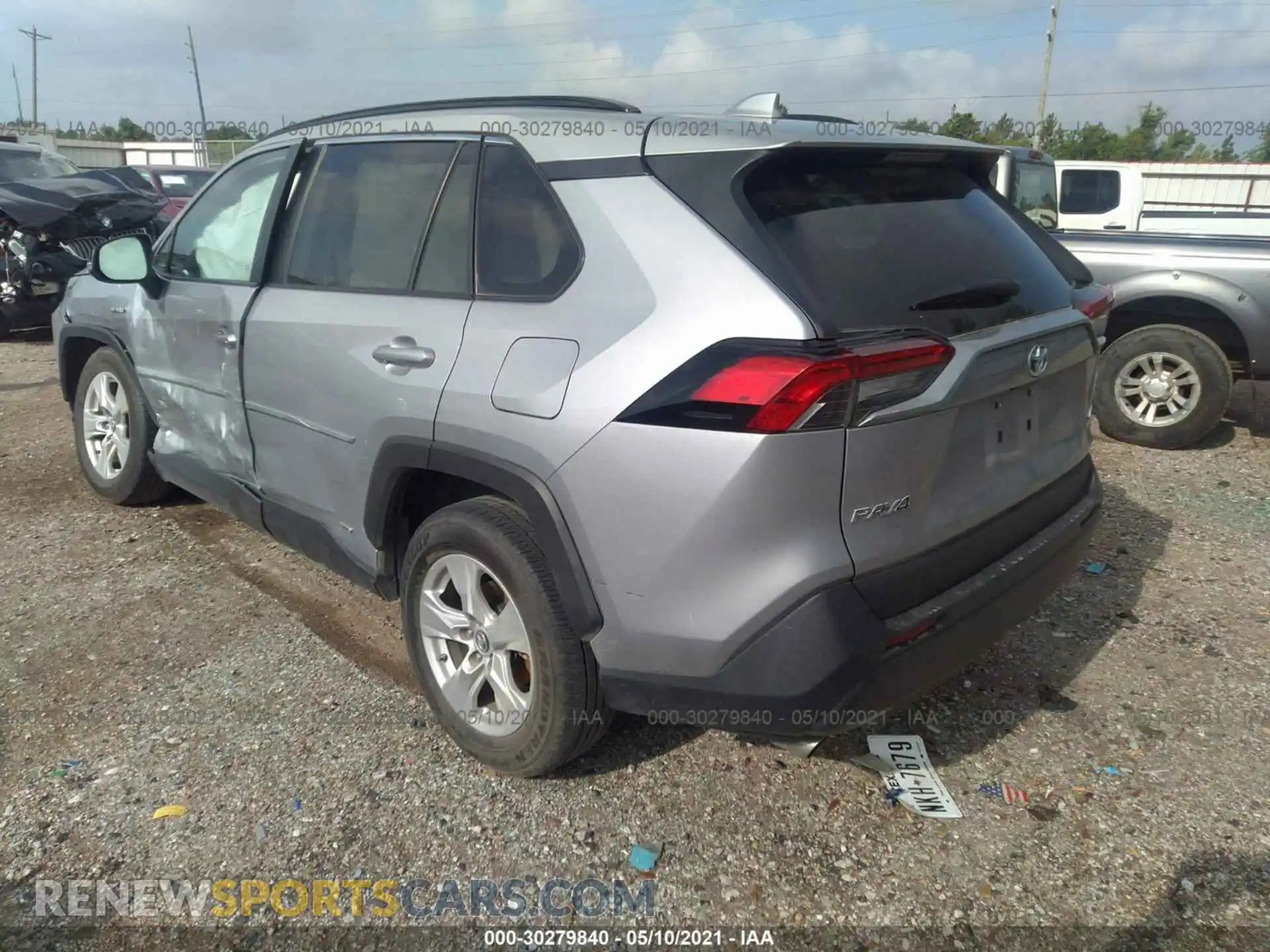 3 Photograph of a damaged car 2T3MWRFV4LW047376 TOYOTA RAV4 2020