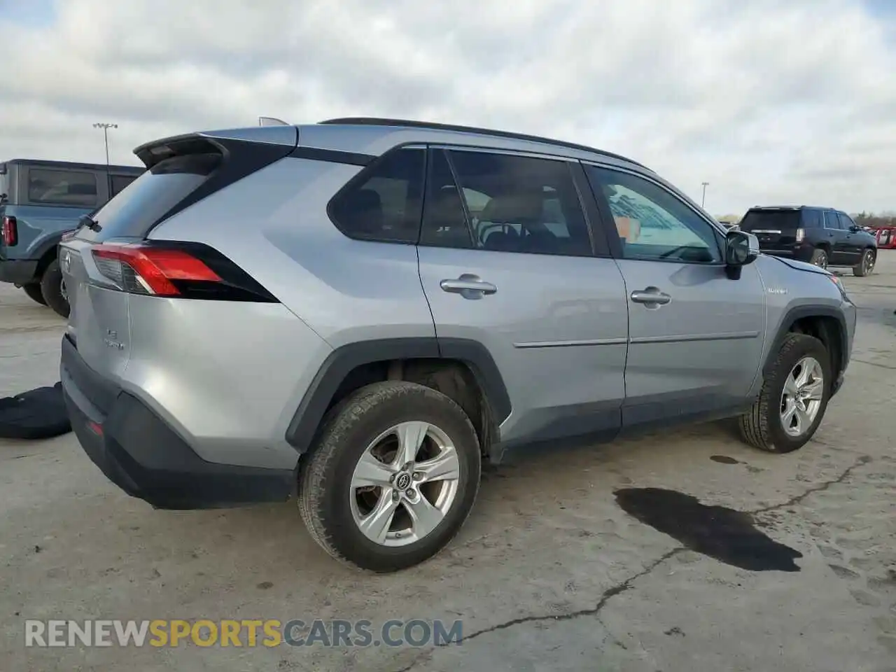 3 Фотография поврежденного автомобиля 2T3MWRFV9LW053741 TOYOTA RAV4 2020