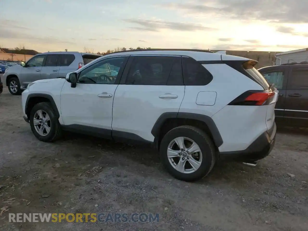 2 Photograph of a damaged car 2T3P1RFV0LC099150 TOYOTA RAV4 2020