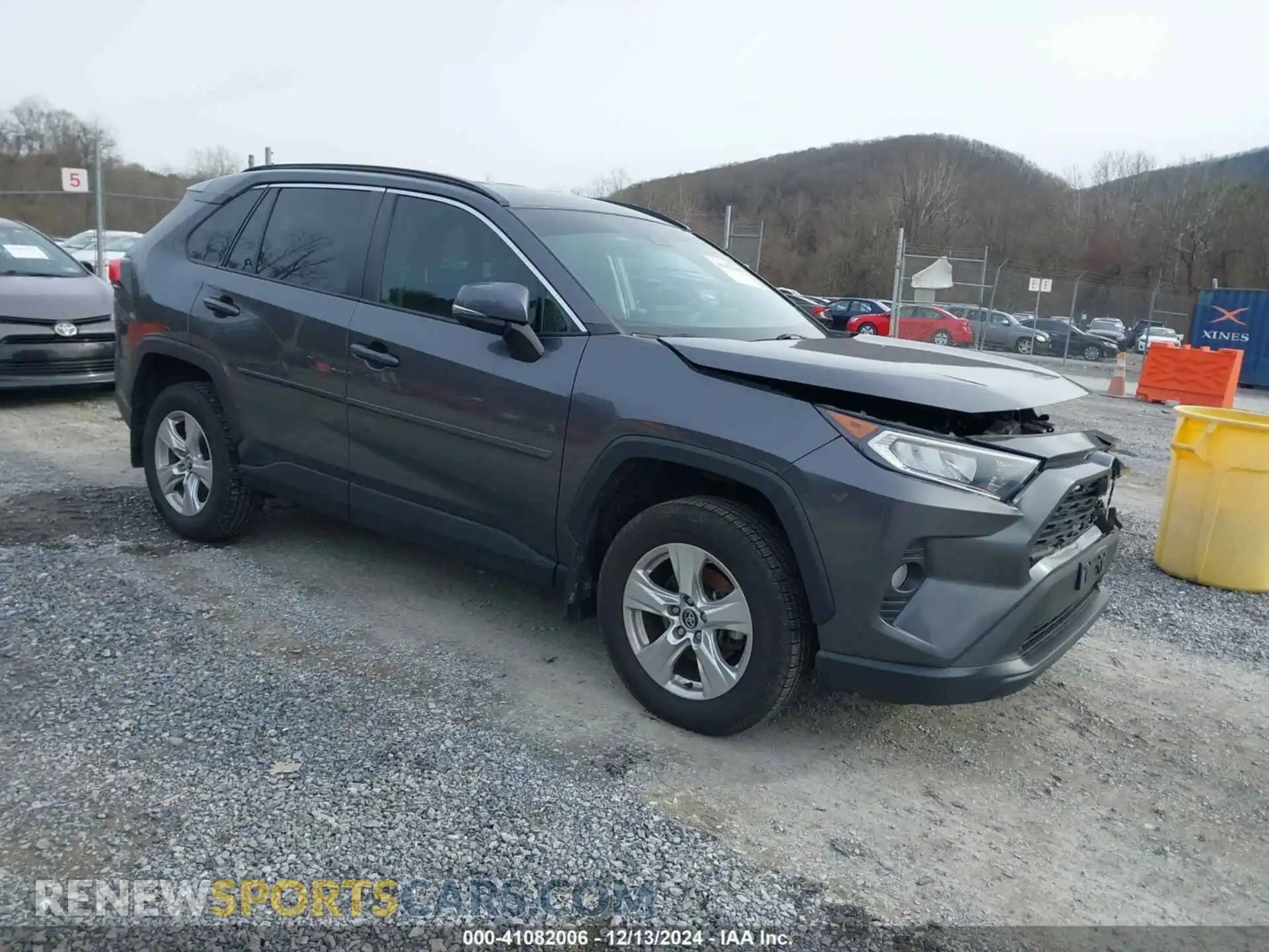 1 Photograph of a damaged car 2T3P1RFV0LC115105 TOYOTA RAV4 2020