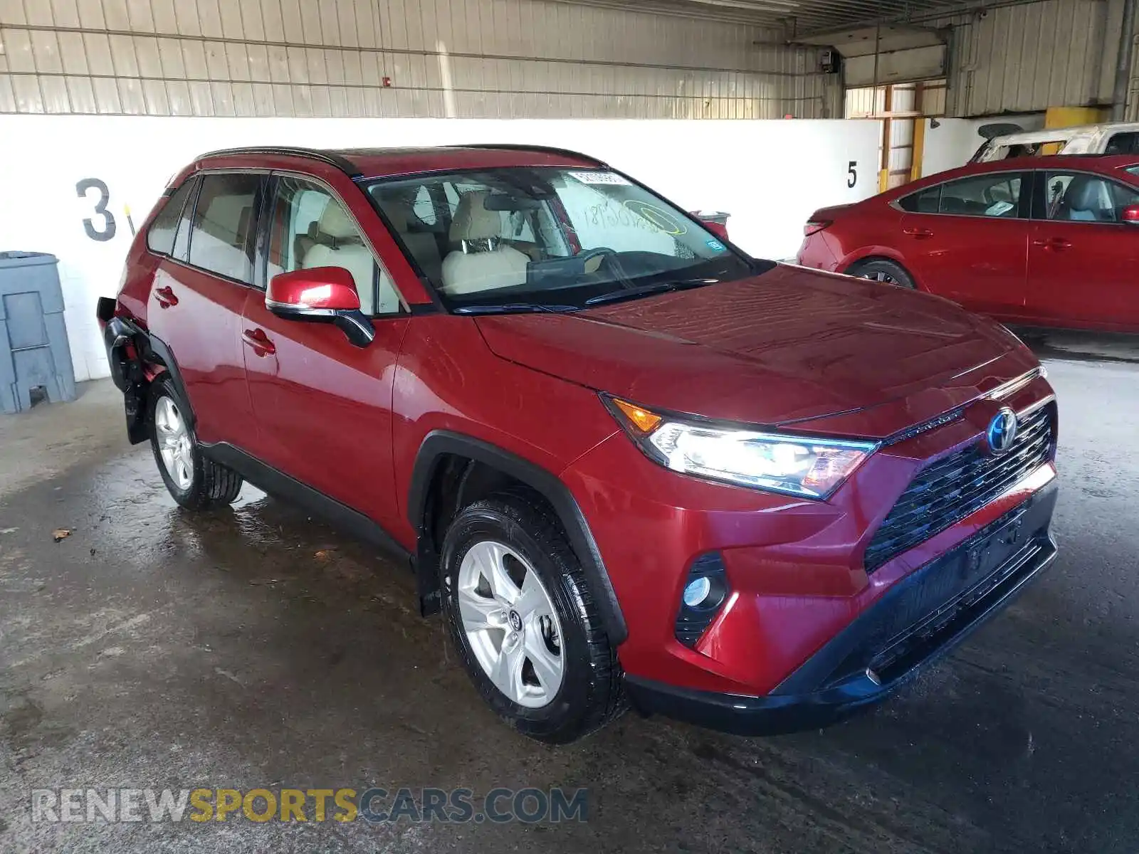 1 Photograph of a damaged car 2T3P1RFV0LW086820 TOYOTA RAV4 2020