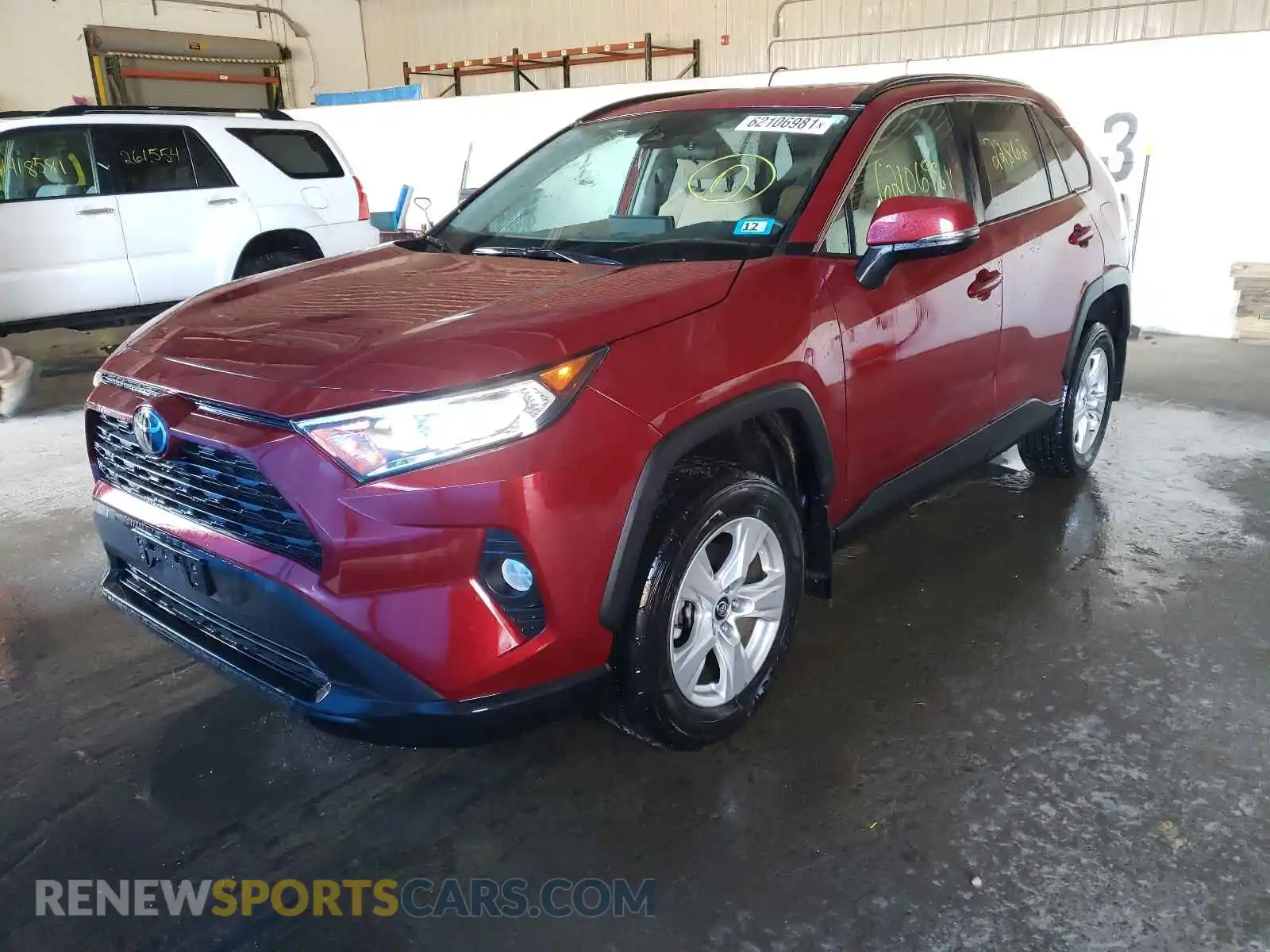 2 Photograph of a damaged car 2T3P1RFV0LW086820 TOYOTA RAV4 2020