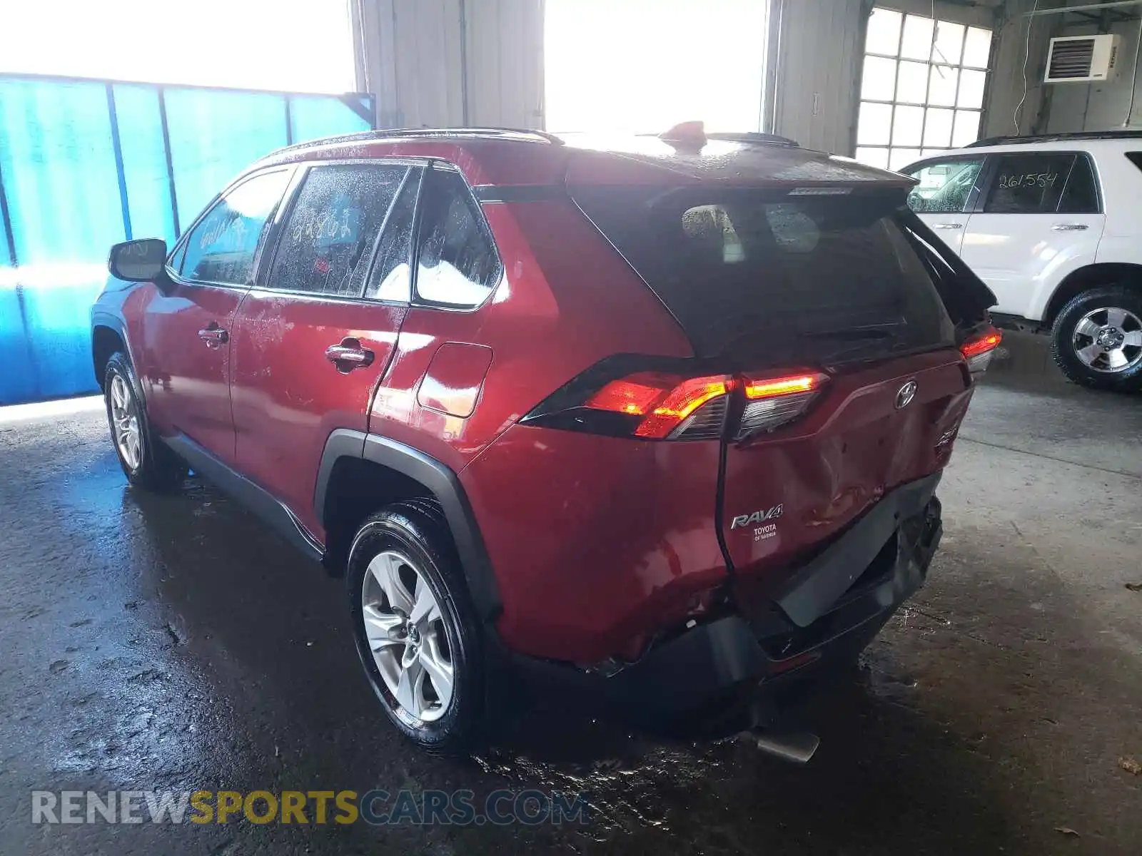 3 Photograph of a damaged car 2T3P1RFV0LW086820 TOYOTA RAV4 2020