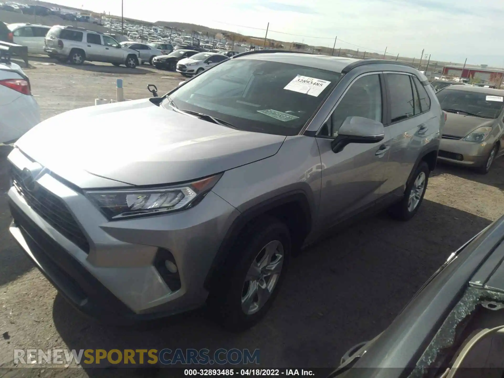 2 Photograph of a damaged car 2T3P1RFV1LC081014 TOYOTA RAV4 2020