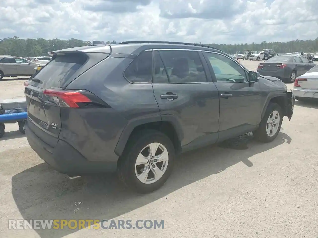 3 Photograph of a damaged car 2T3P1RFV1LC090070 TOYOTA RAV4 2020