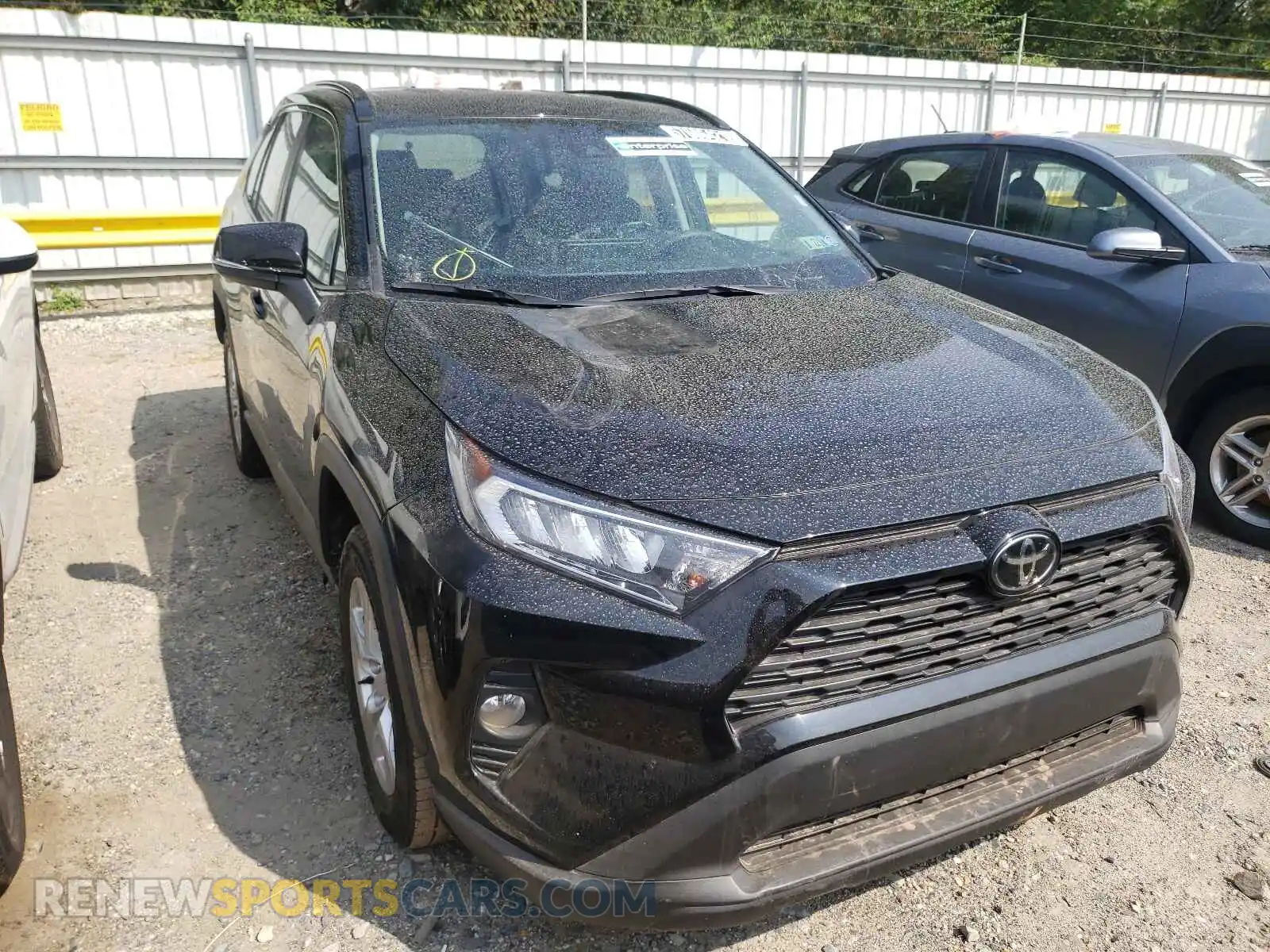 1 Photograph of a damaged car 2T3P1RFV1LC099268 TOYOTA RAV4 2020