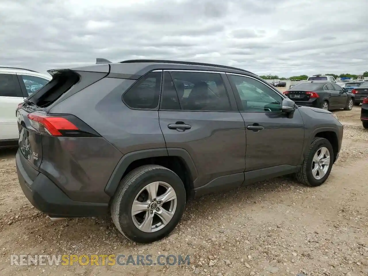 3 Photograph of a damaged car 2T3P1RFV1LW090651 TOYOTA RAV4 2020