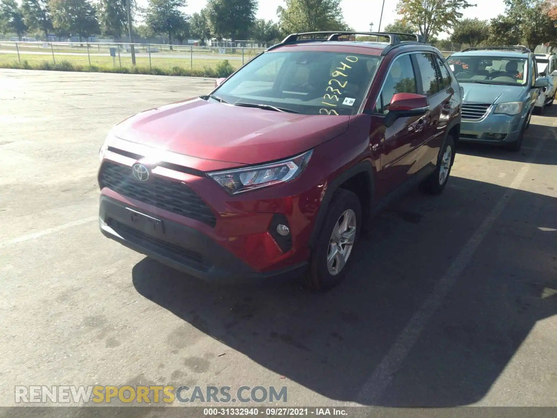 2 Photograph of a damaged car 2T3P1RFV1LW115046 TOYOTA RAV4 2020