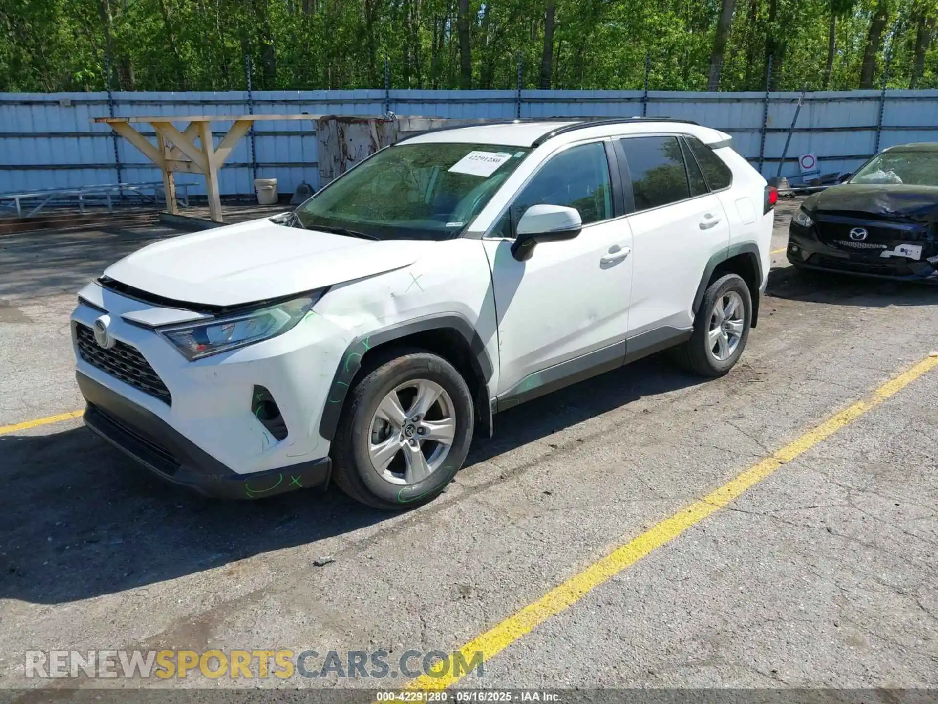 2 Photograph of a damaged car 2T3P1RFV2LC071673 TOYOTA RAV4 2020