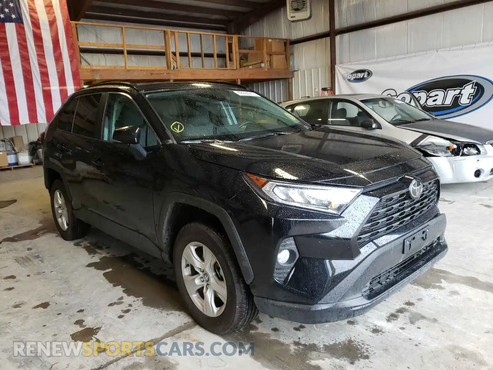 1 Photograph of a damaged car 2T3P1RFV2LC083421 TOYOTA RAV4 2020