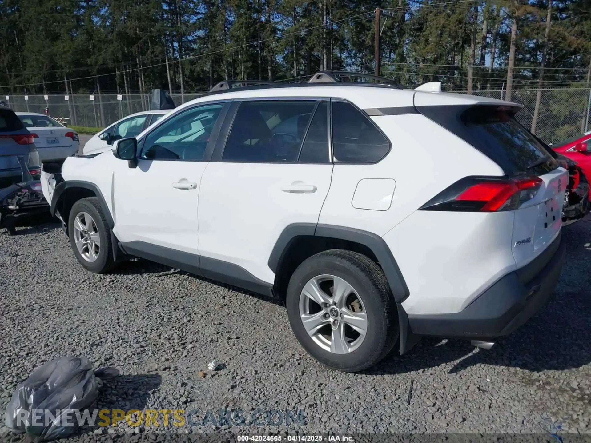 3 Photograph of a damaged car 2T3P1RFV2LC093737 TOYOTA RAV4 2020