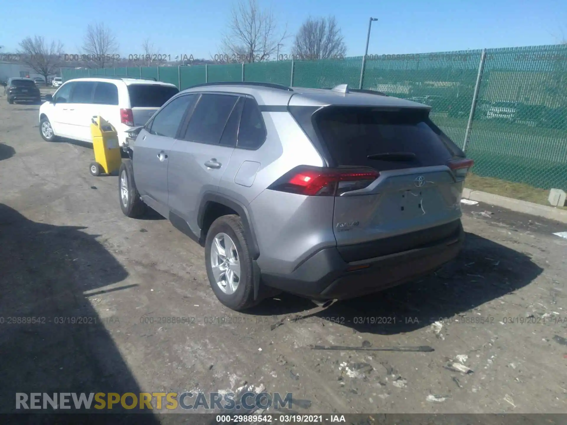 3 Фотография поврежденного автомобиля 2T3P1RFV2LC128440 TOYOTA RAV4 2020