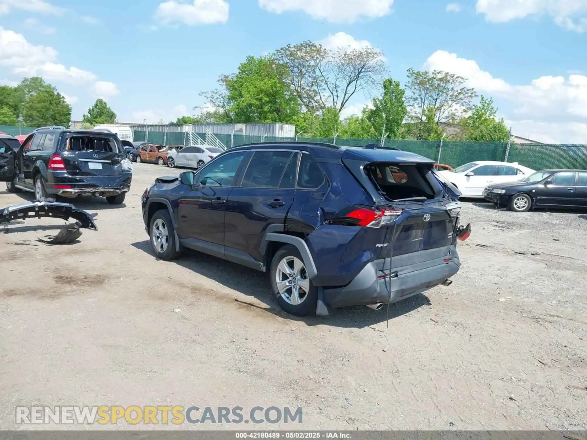 3 Photograph of a damaged car 2T3P1RFV2LW103696 TOYOTA RAV4 2020