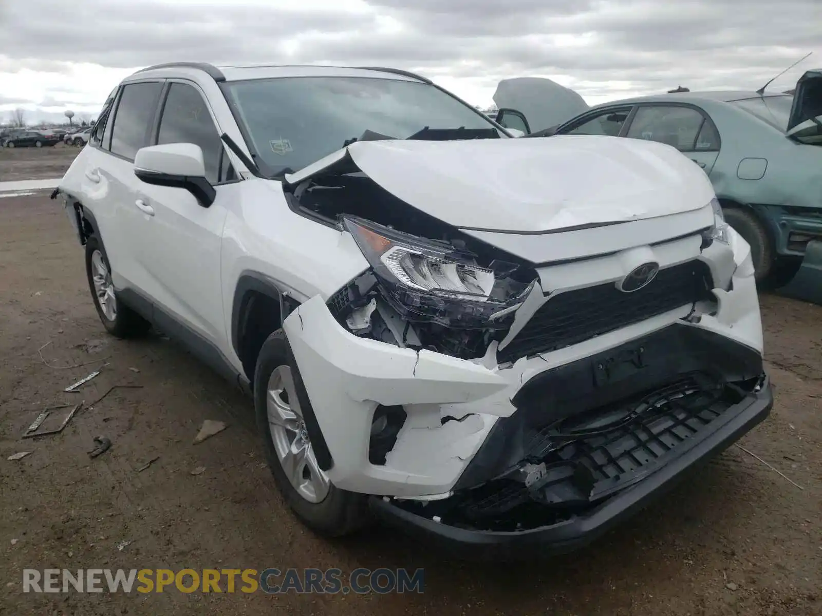 1 Photograph of a damaged car 2T3P1RFV2LW129389 TOYOTA RAV4 2020