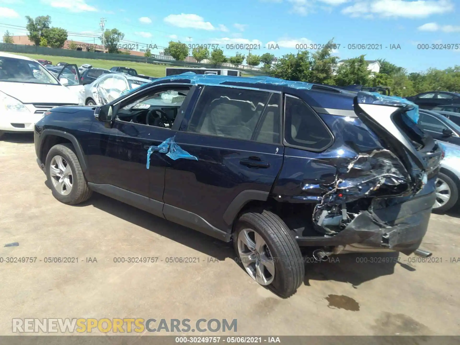 3 Photograph of a damaged car 2T3P1RFV2LW136410 TOYOTA RAV4 2020