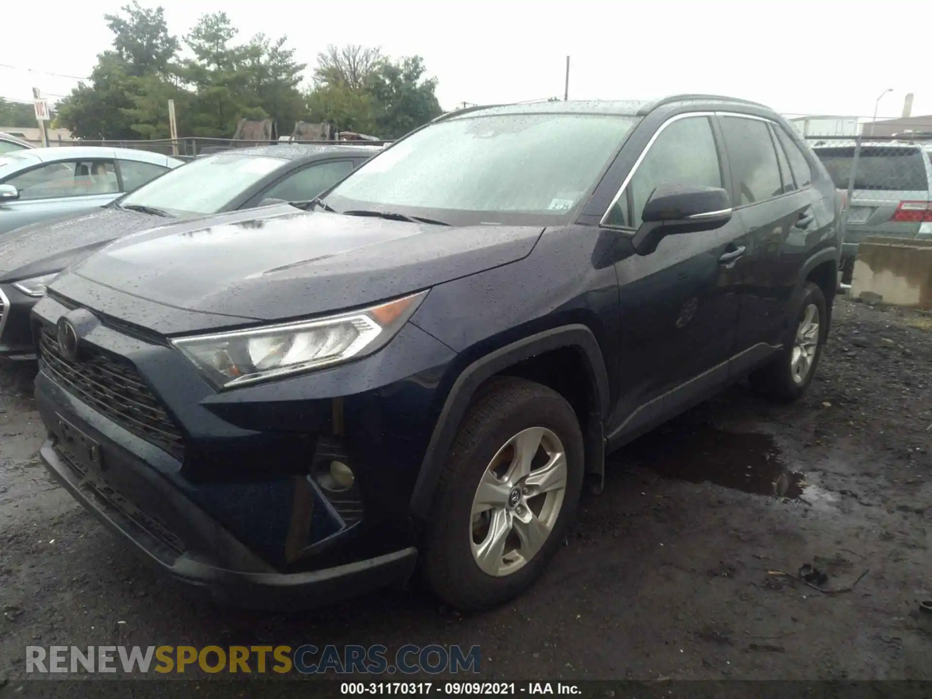 2 Photograph of a damaged car 2T3P1RFV3LC070905 TOYOTA RAV4 2020