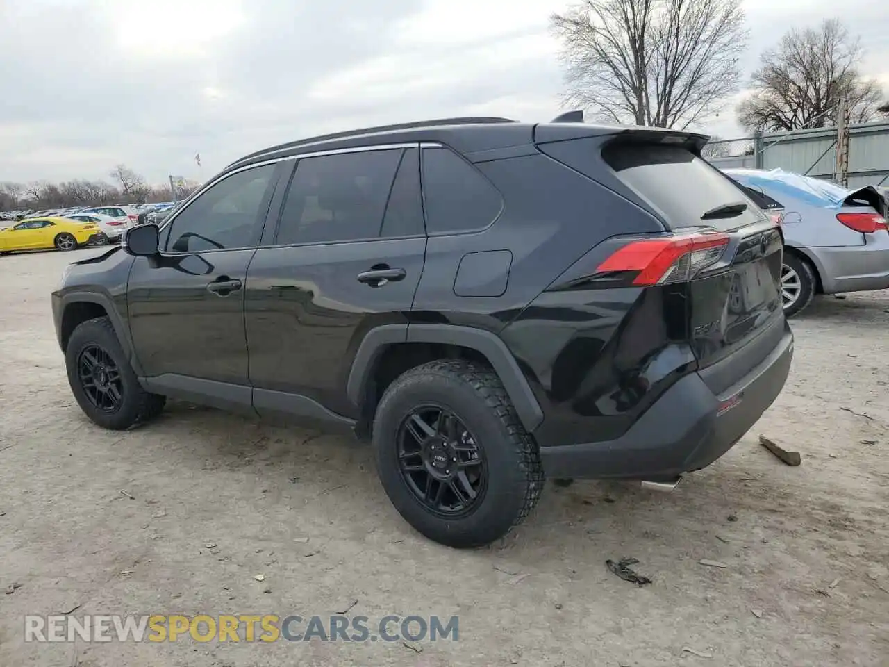 2 Photograph of a damaged car 2T3P1RFV3LC125045 TOYOTA RAV4 2020