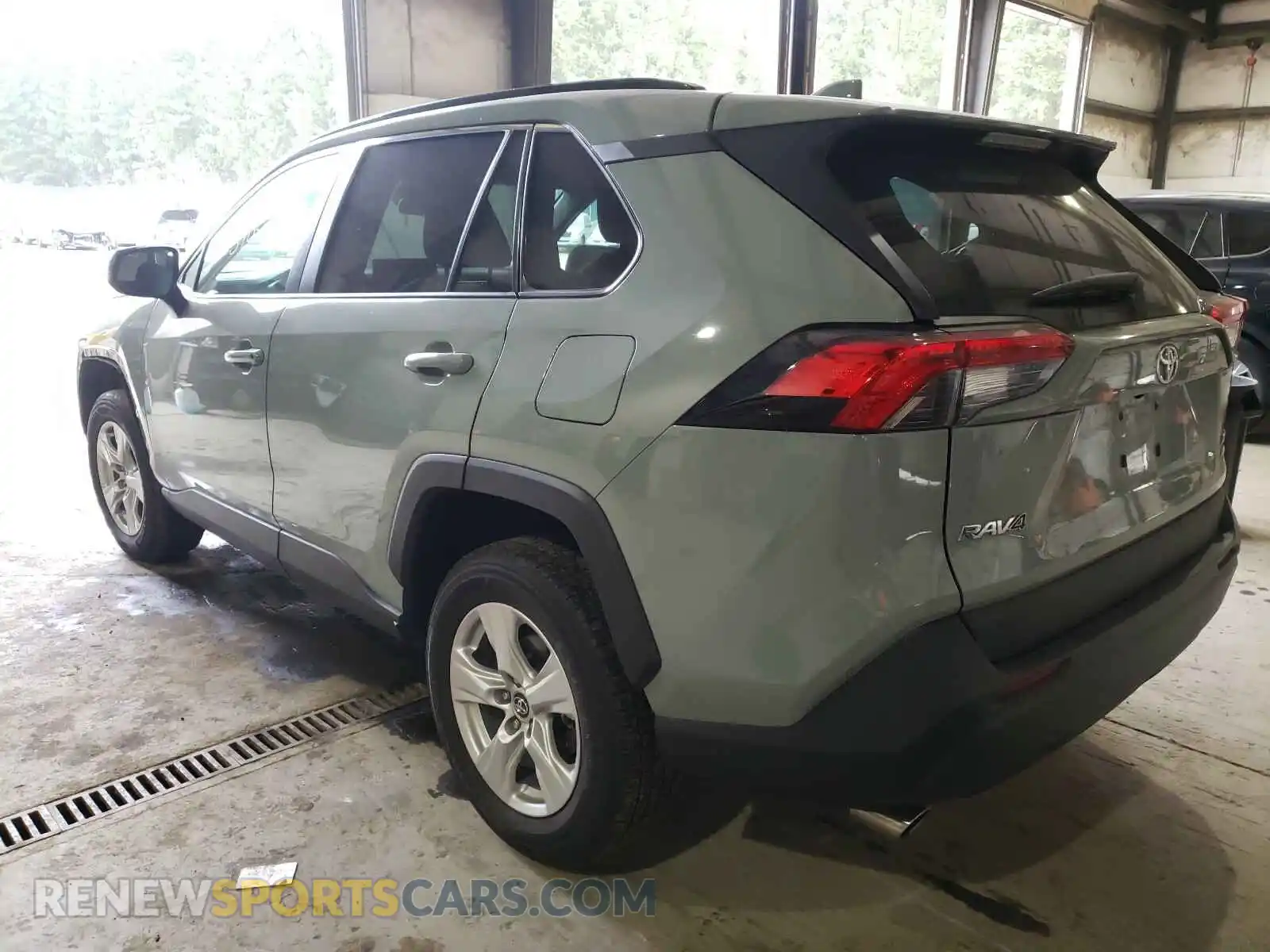 3 Photograph of a damaged car 2T3P1RFV3LW092711 TOYOTA RAV4 2020